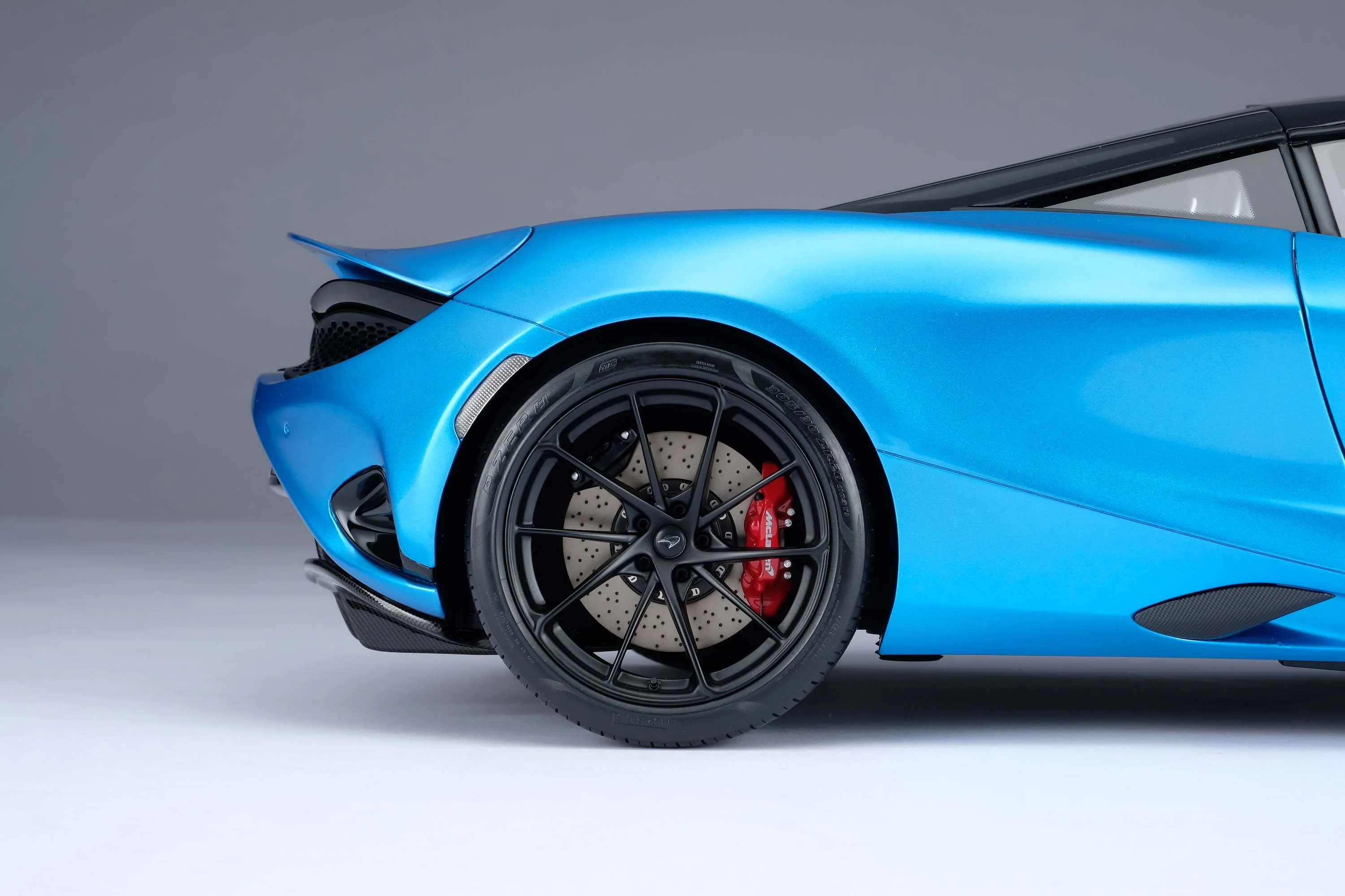 McLaren 750S Coupe (2023) - Image 27