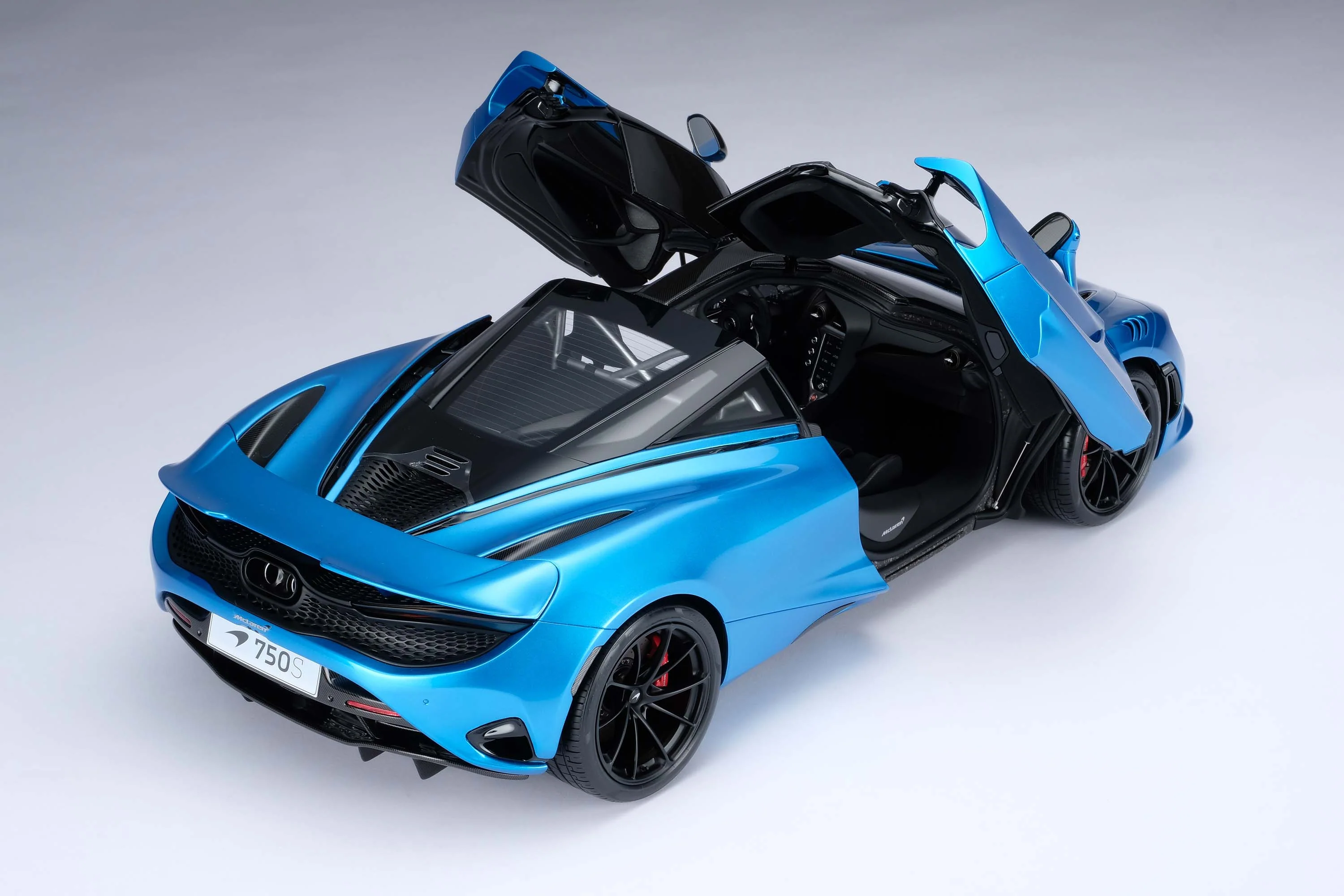 McLaren 750S Coupe (2023) - Image 30