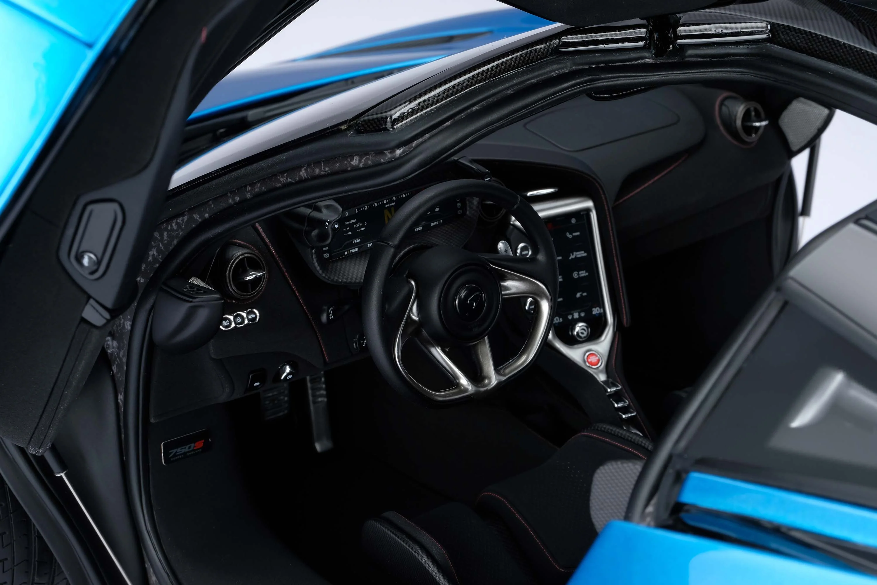 McLaren 750S Coupe (2023) - Image 6