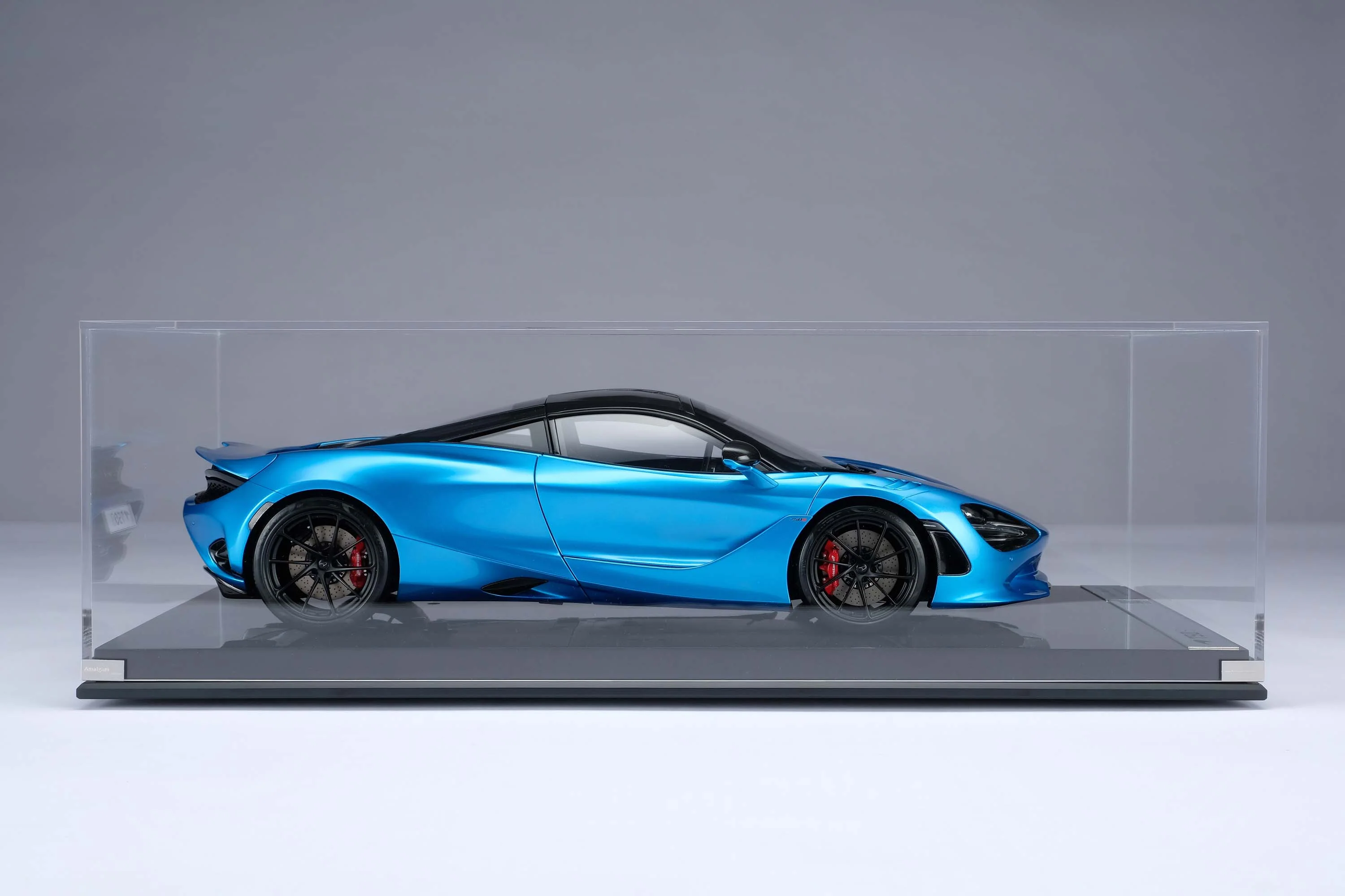 McLaren 750S Coupe (2023) - Image 9