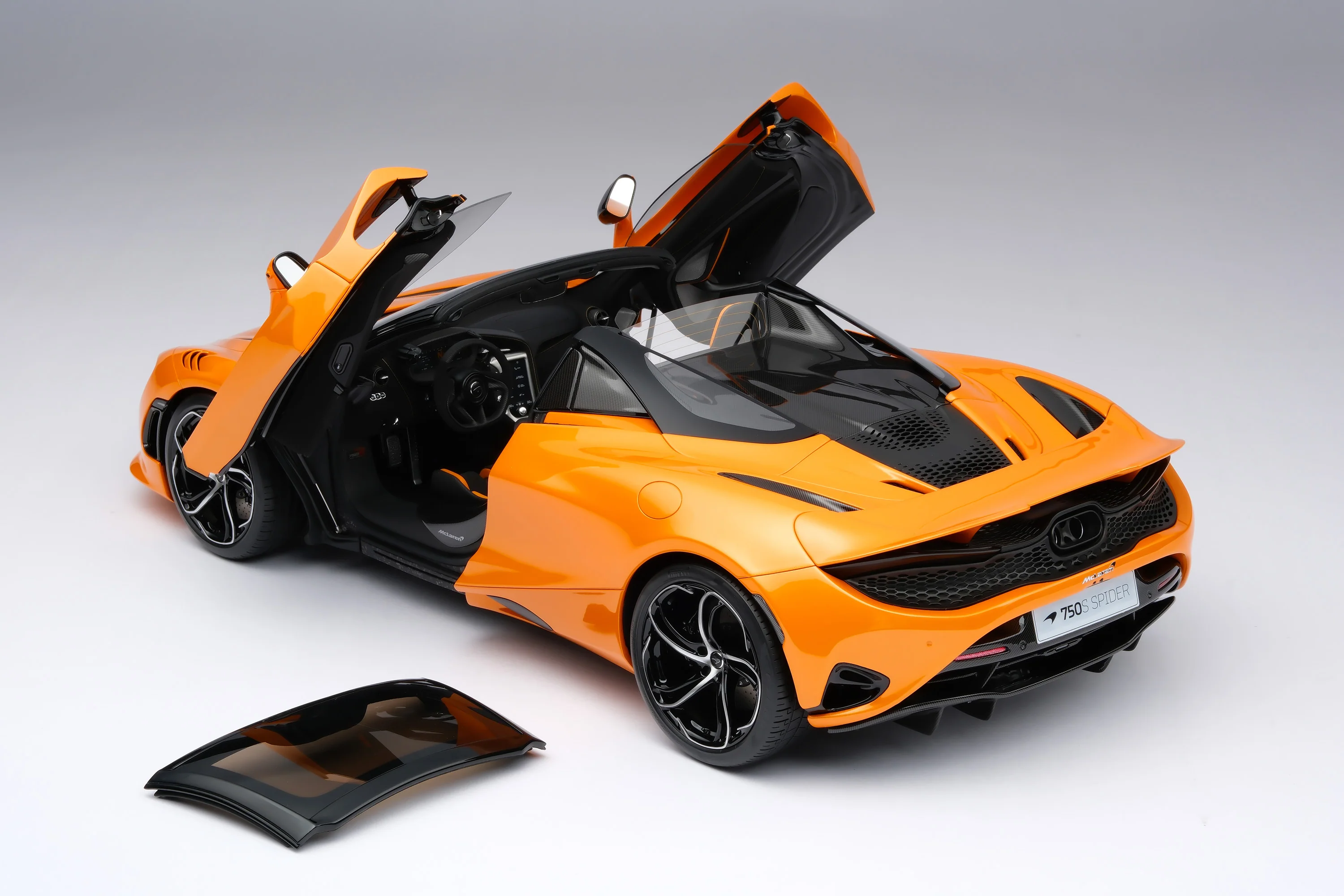 McLaren 750S Spider (2023) - Image 10