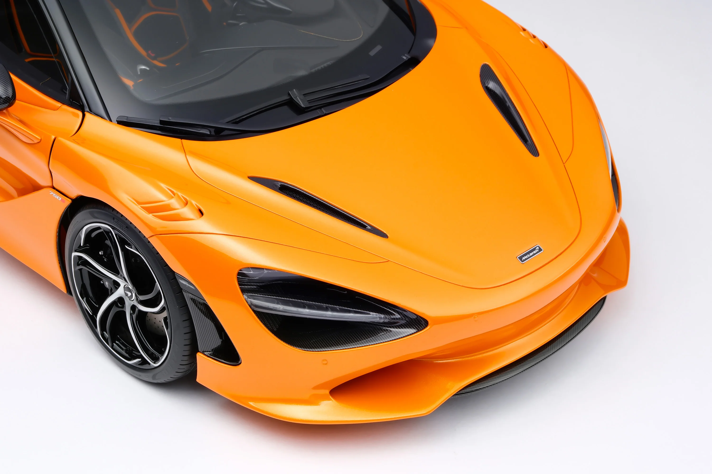 McLaren 750S Spider (2023) - Image 11
