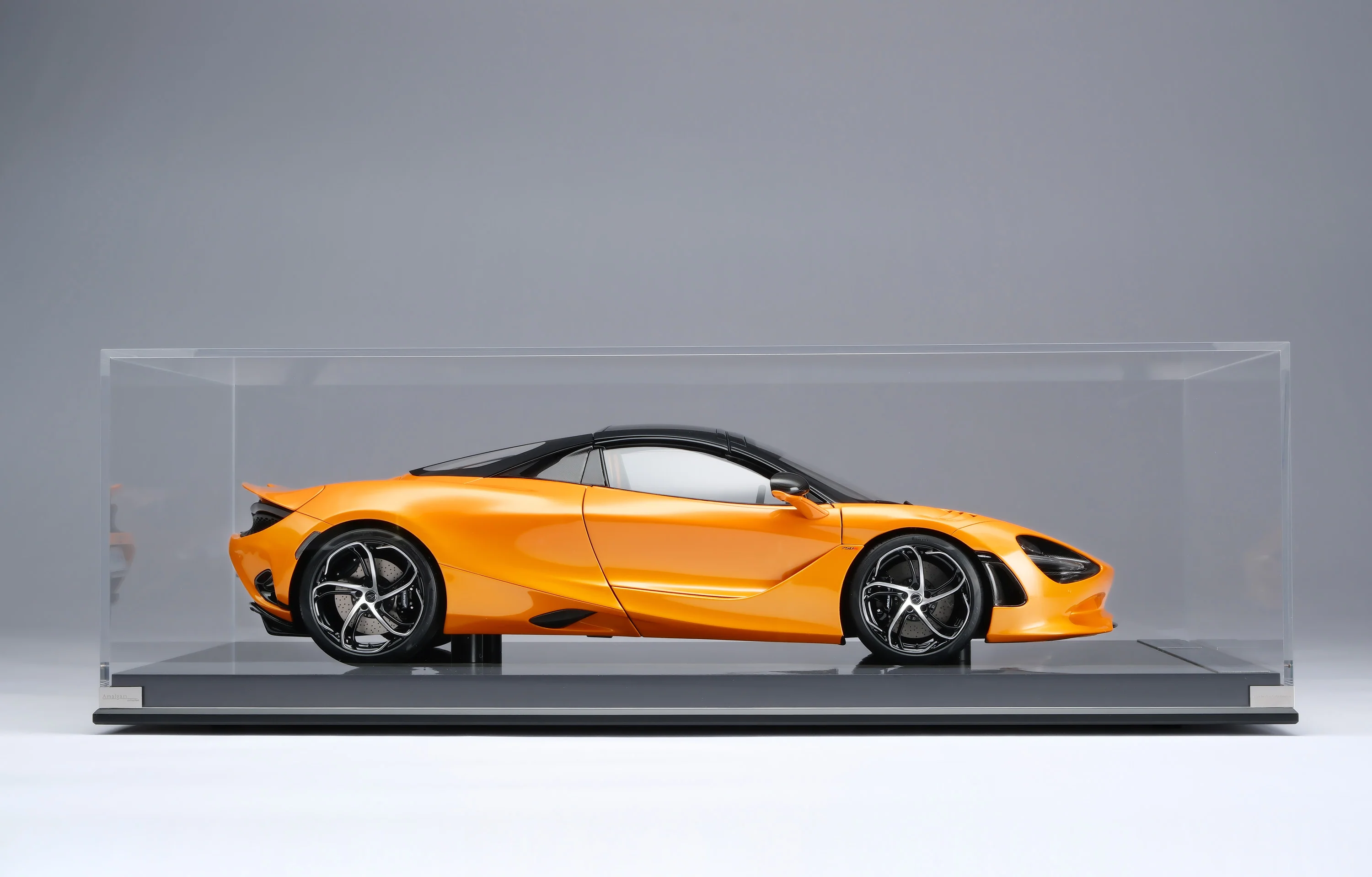 McLaren 750S Spider (2023) - Image 18