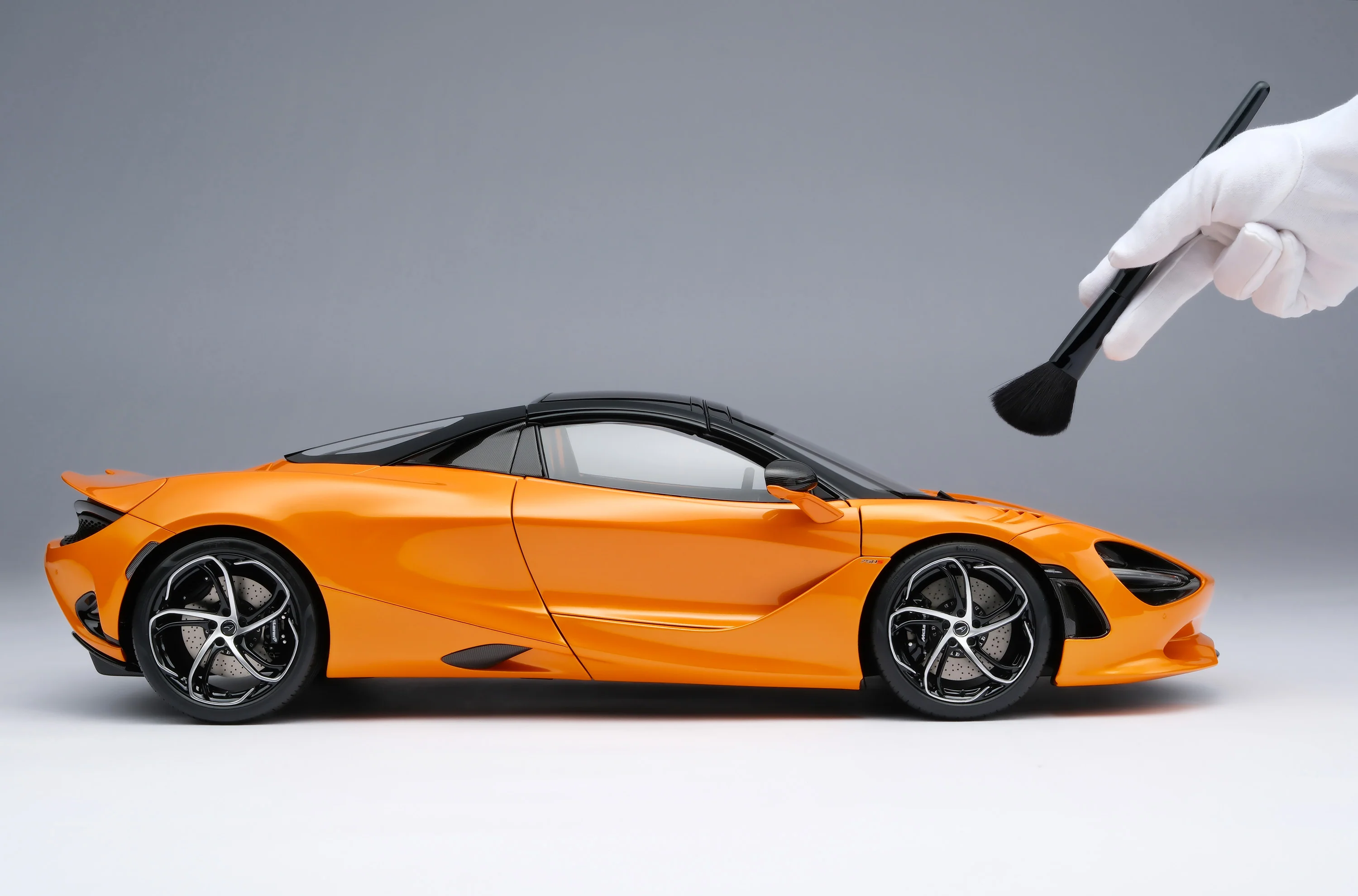 McLaren 750S Spider (2023) - Image 4