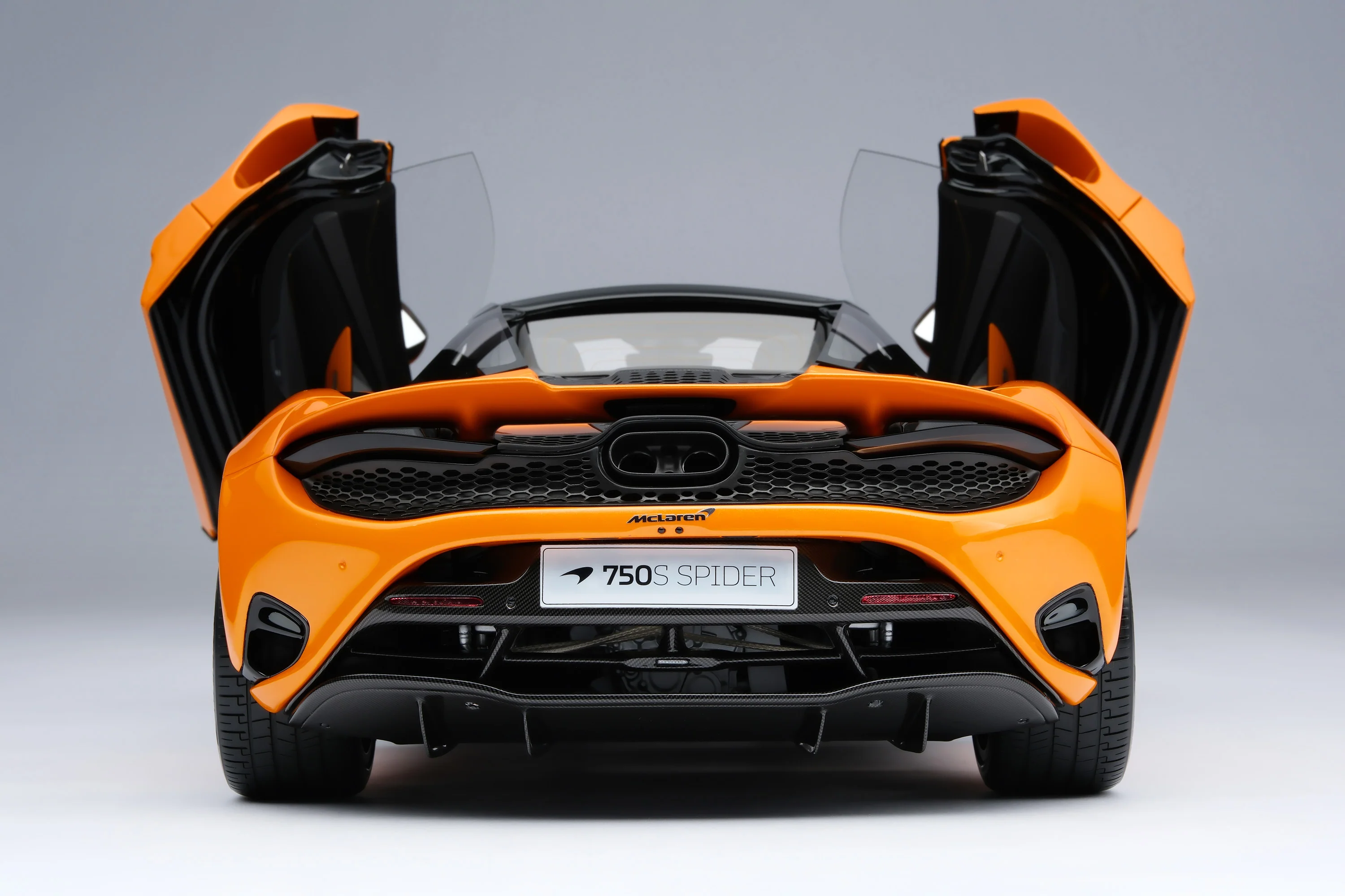 McLaren 750S Spider (2023) - Image 8