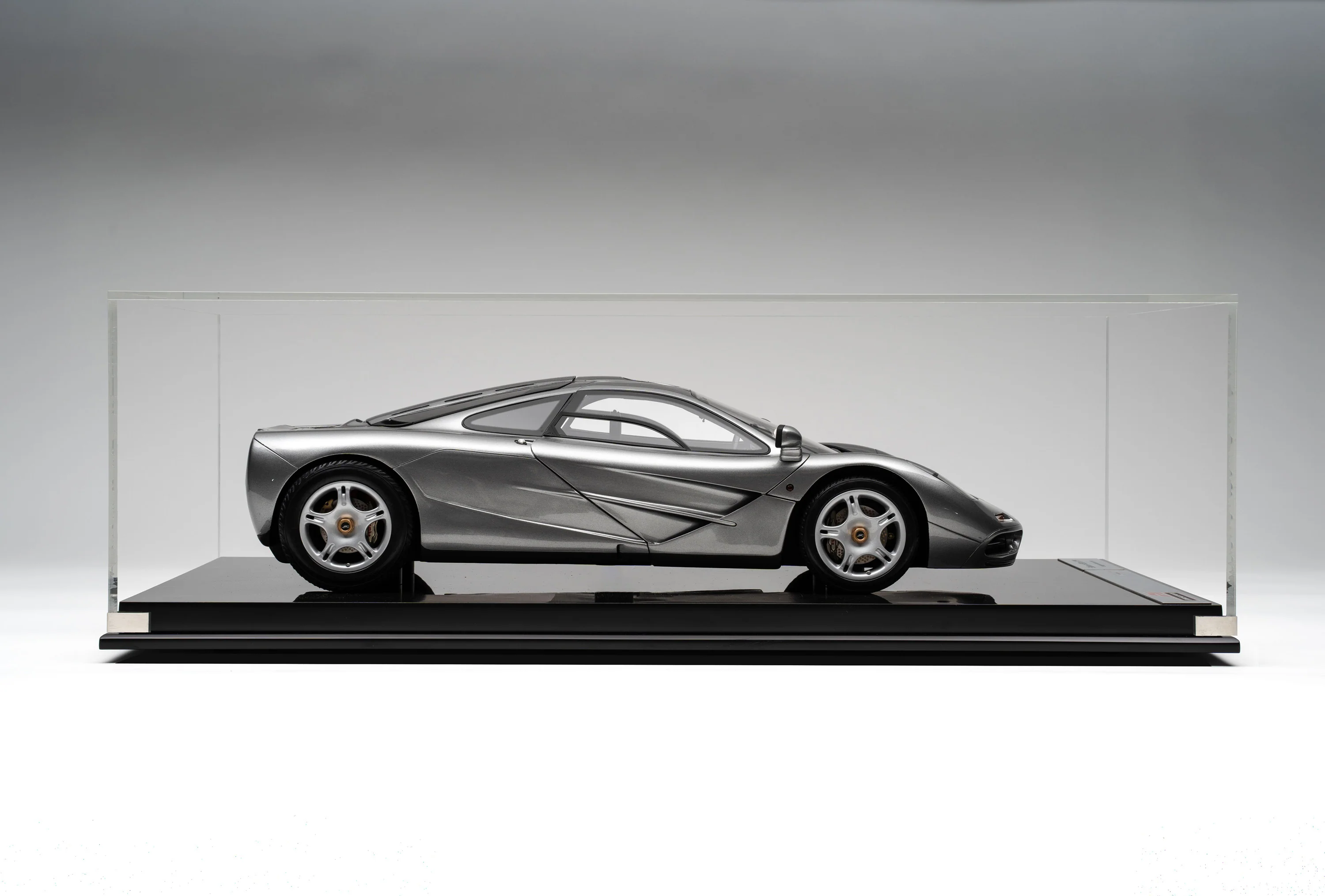 McLaren F1 (1992) - Image 14