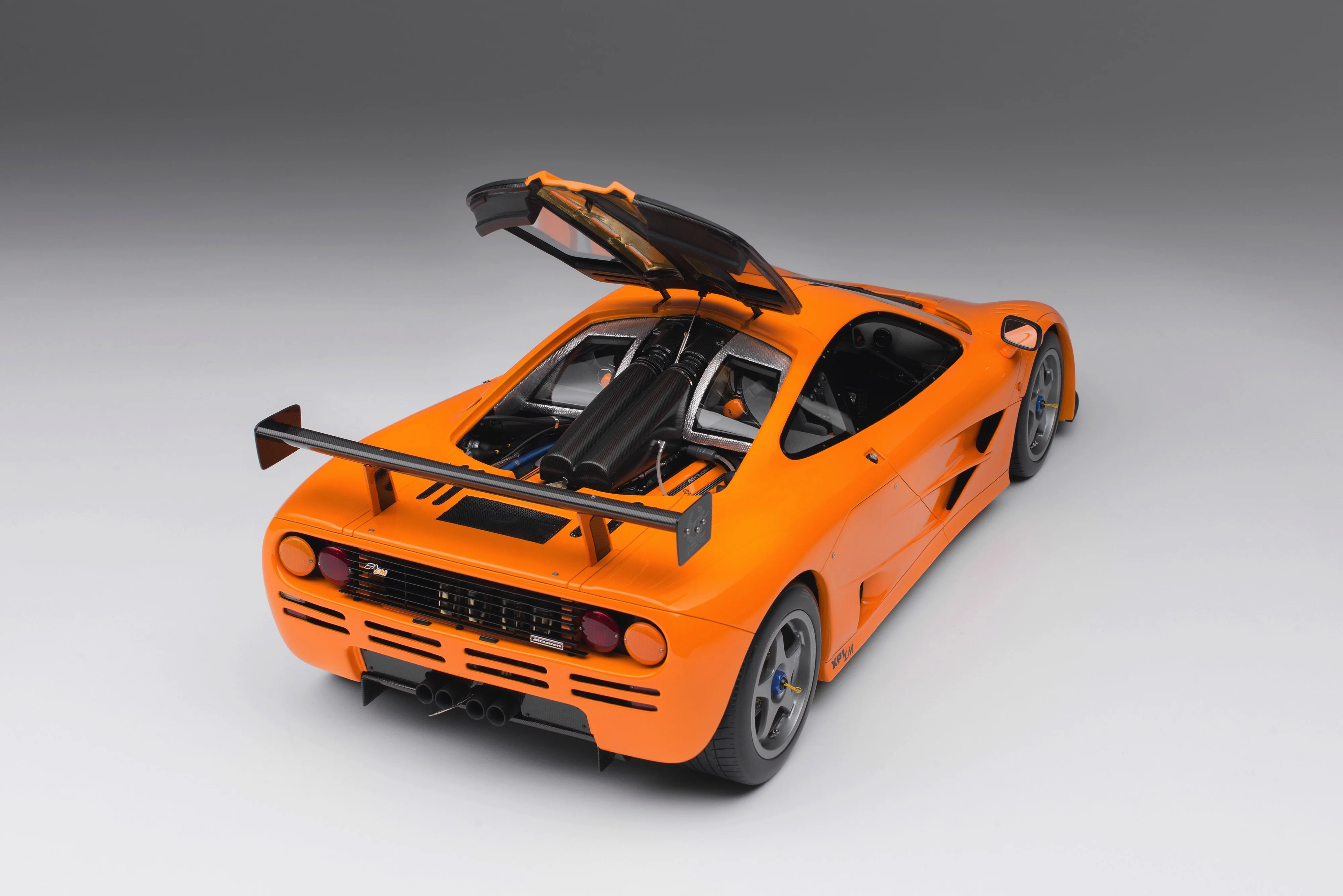 McLaren F1 LM (1995) + Gordon Murray signed Copy of "Driving Ambition" - Image 11