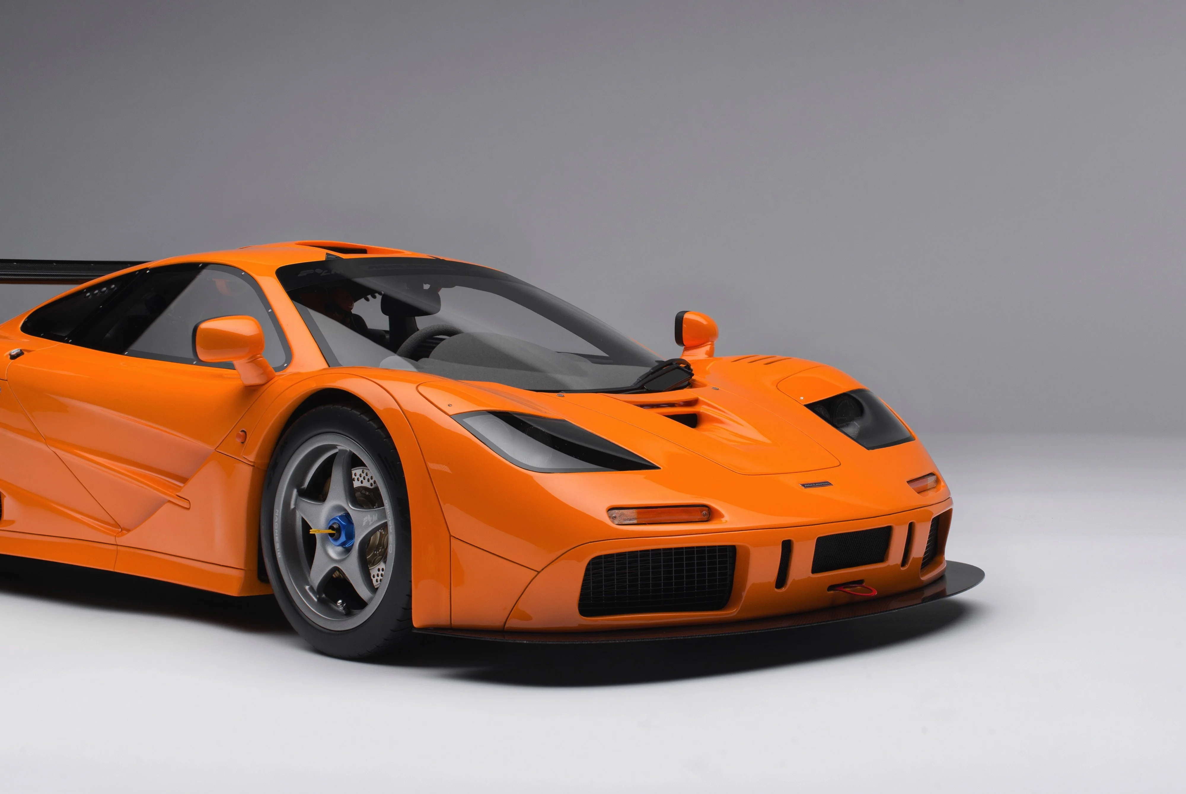 McLaren F1 LM (1995) + Gordon Murray signed Copy of "Driving Ambition" - Image 12