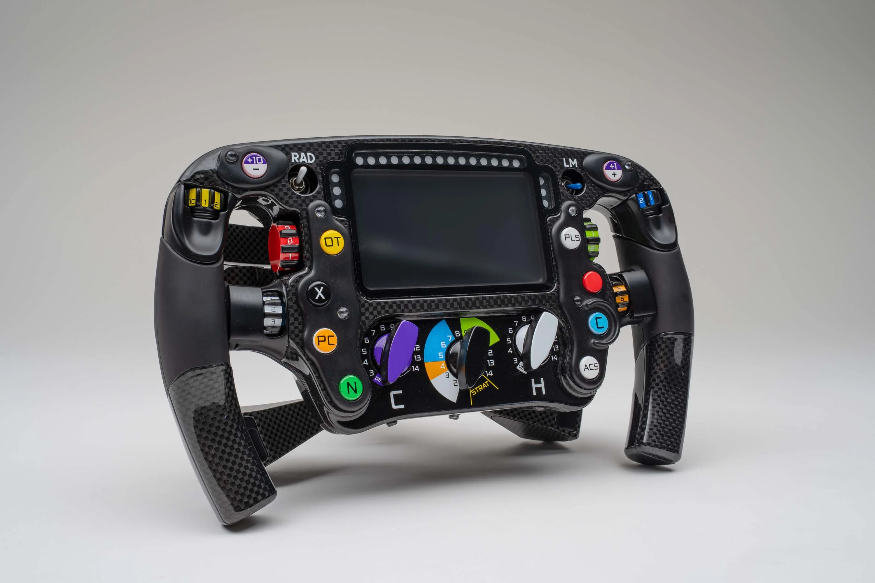 McLaren MCL38 Steering Wheel (2024) - Image 18