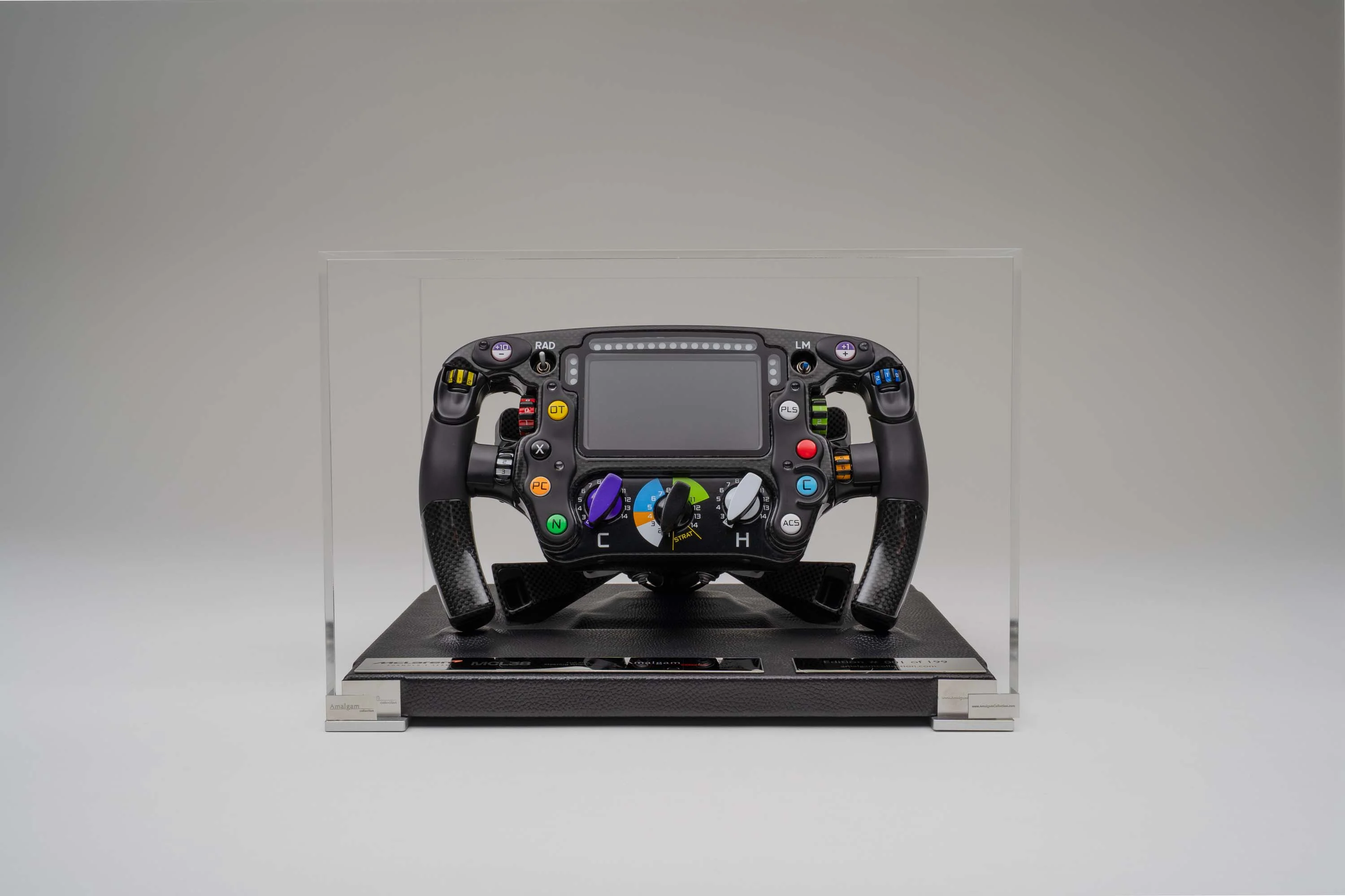 McLaren MCL38 Steering Wheel (2024) - Image 19