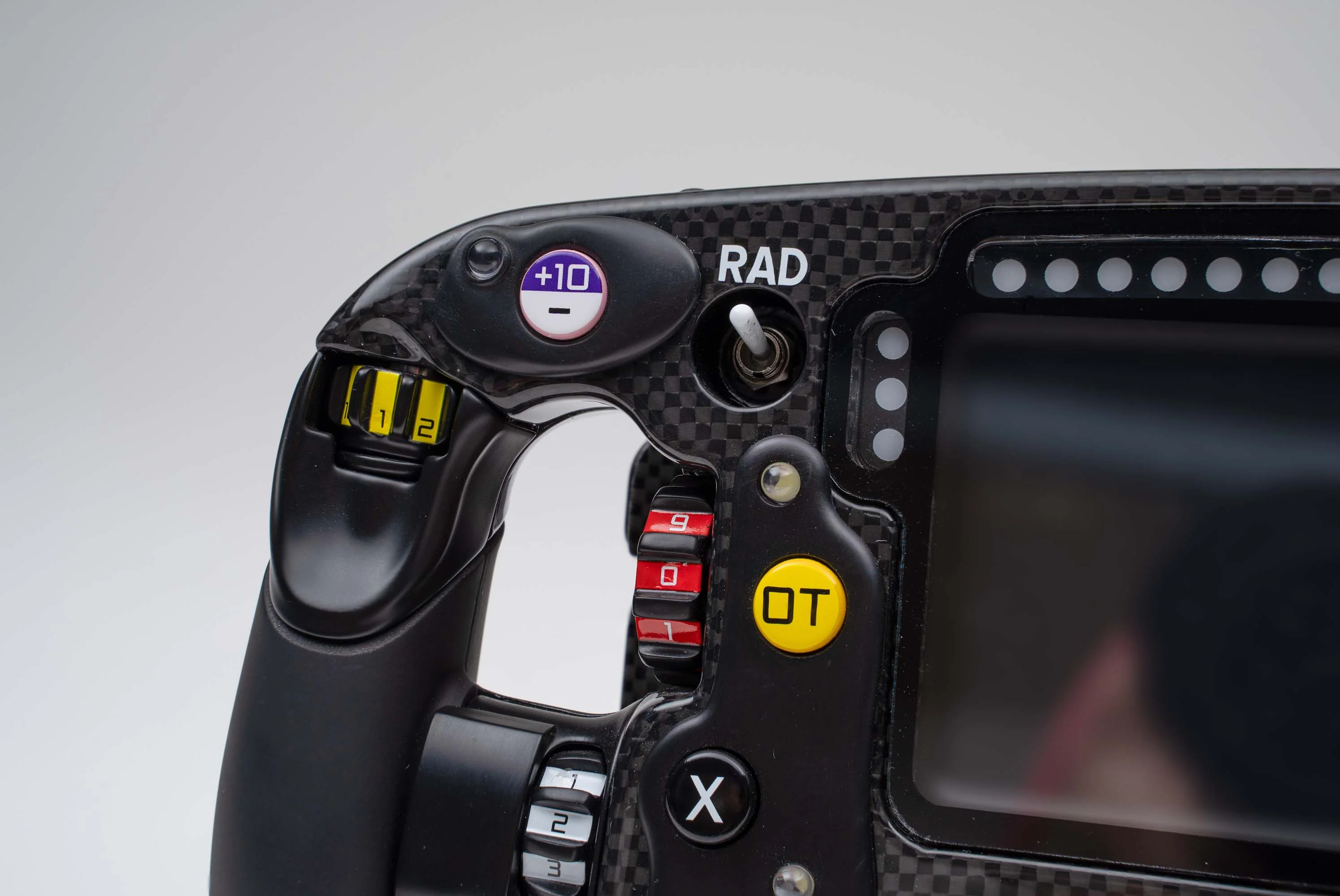 McLaren MCL38 Steering Wheel (2024) - Image 7