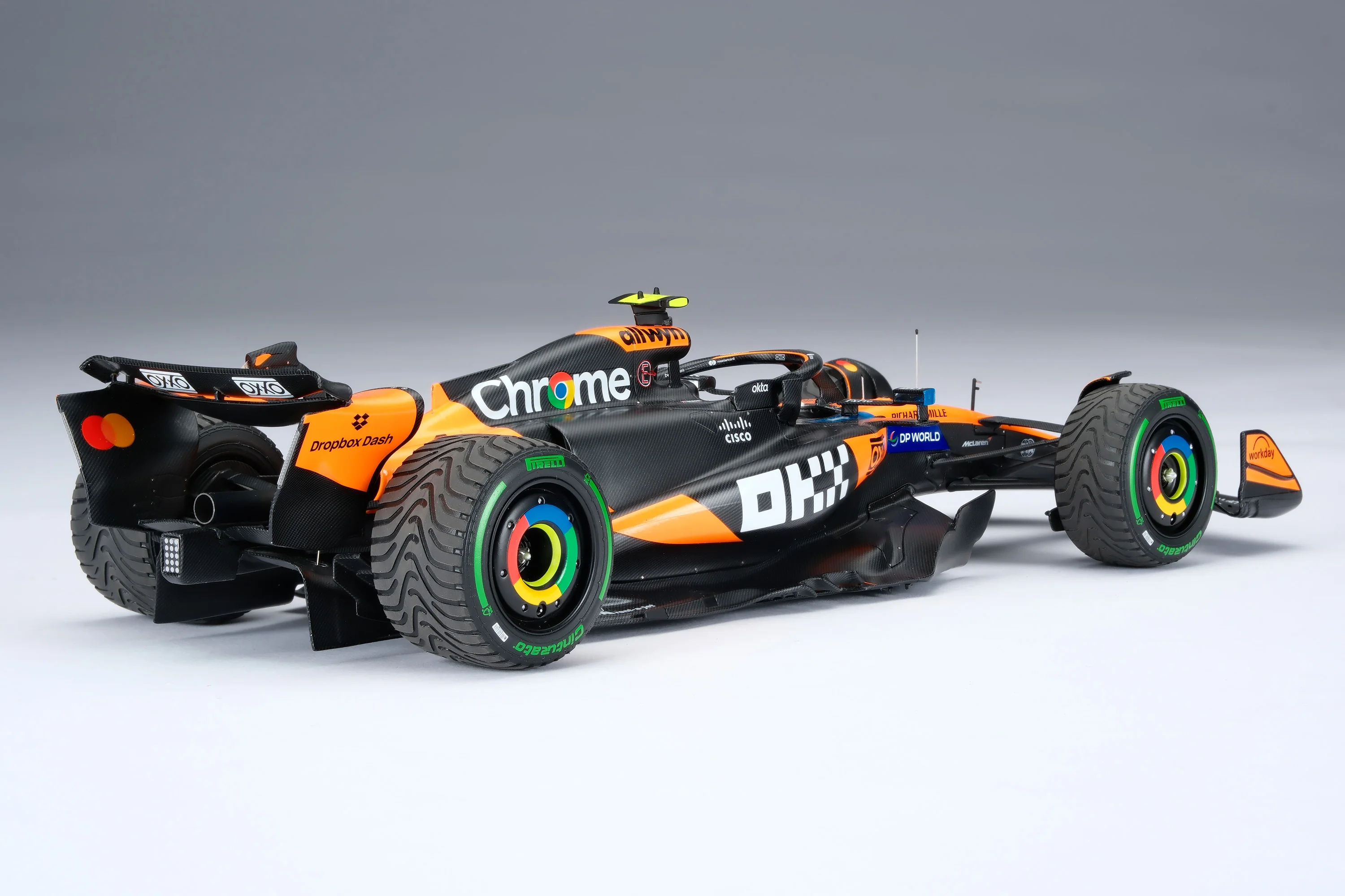 McLaren MCL39 - 2025 Australian Grand Prix - Image 14