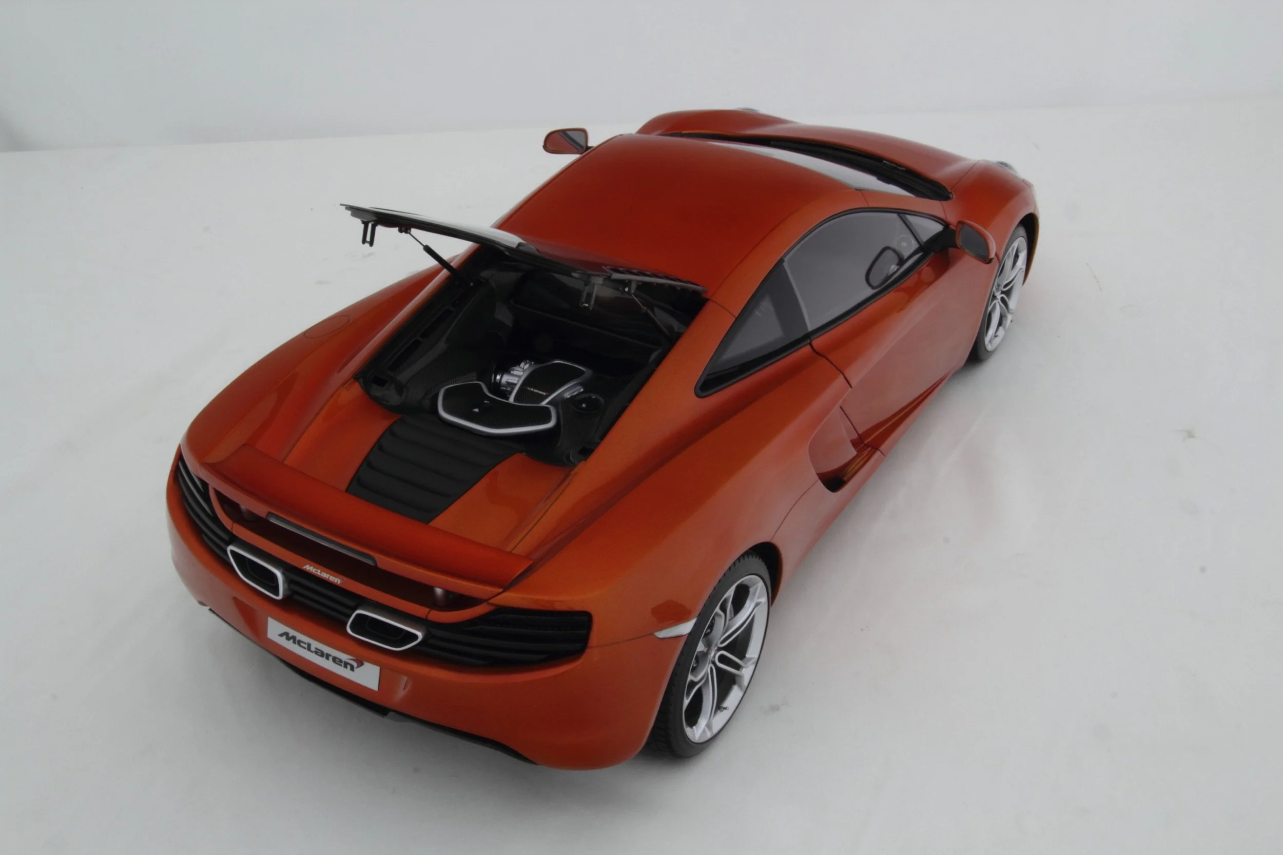 McLaren MP4-12C (2011) - Image 11
