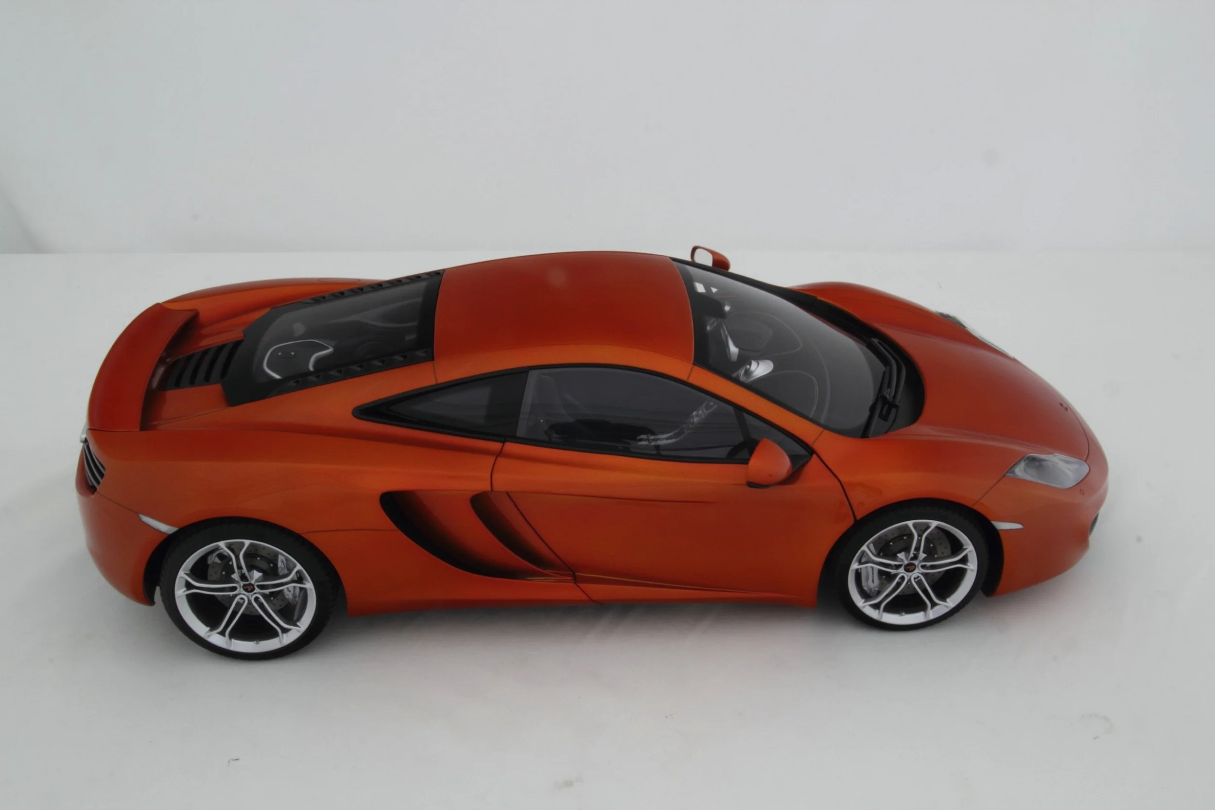 McLaren MP4-12C (2011) - Image 3