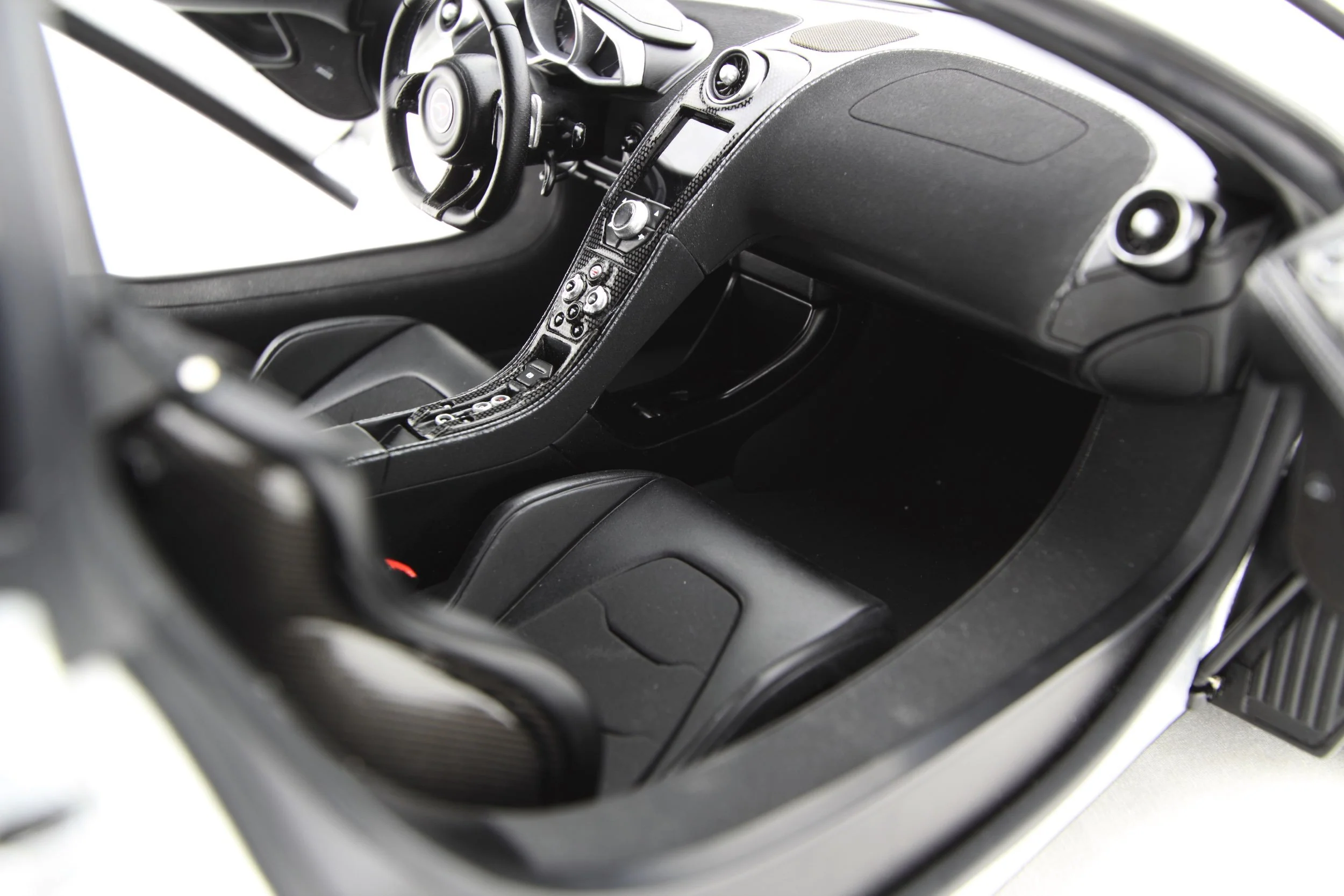 McLaren MP4-12C (2011) - Image 10