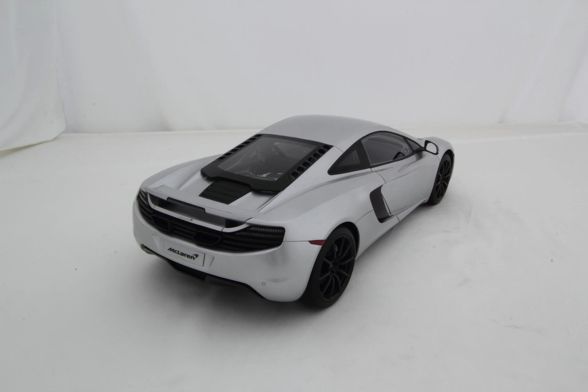 McLaren MP4-12C (2011) - Image 5