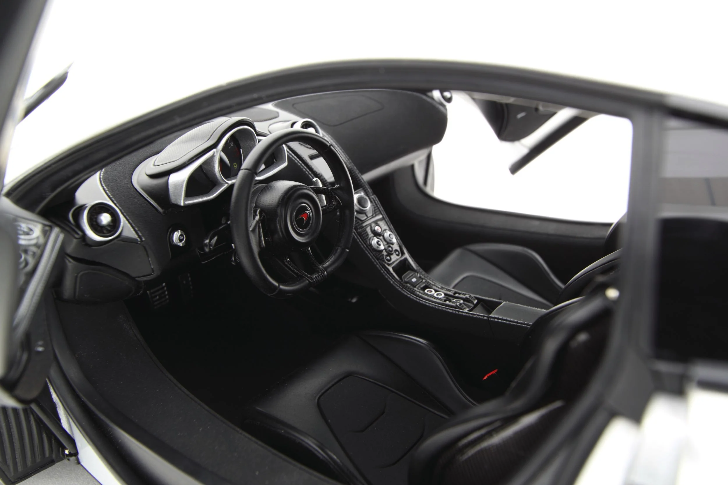 McLaren MP4-12C (2011) - Image 9