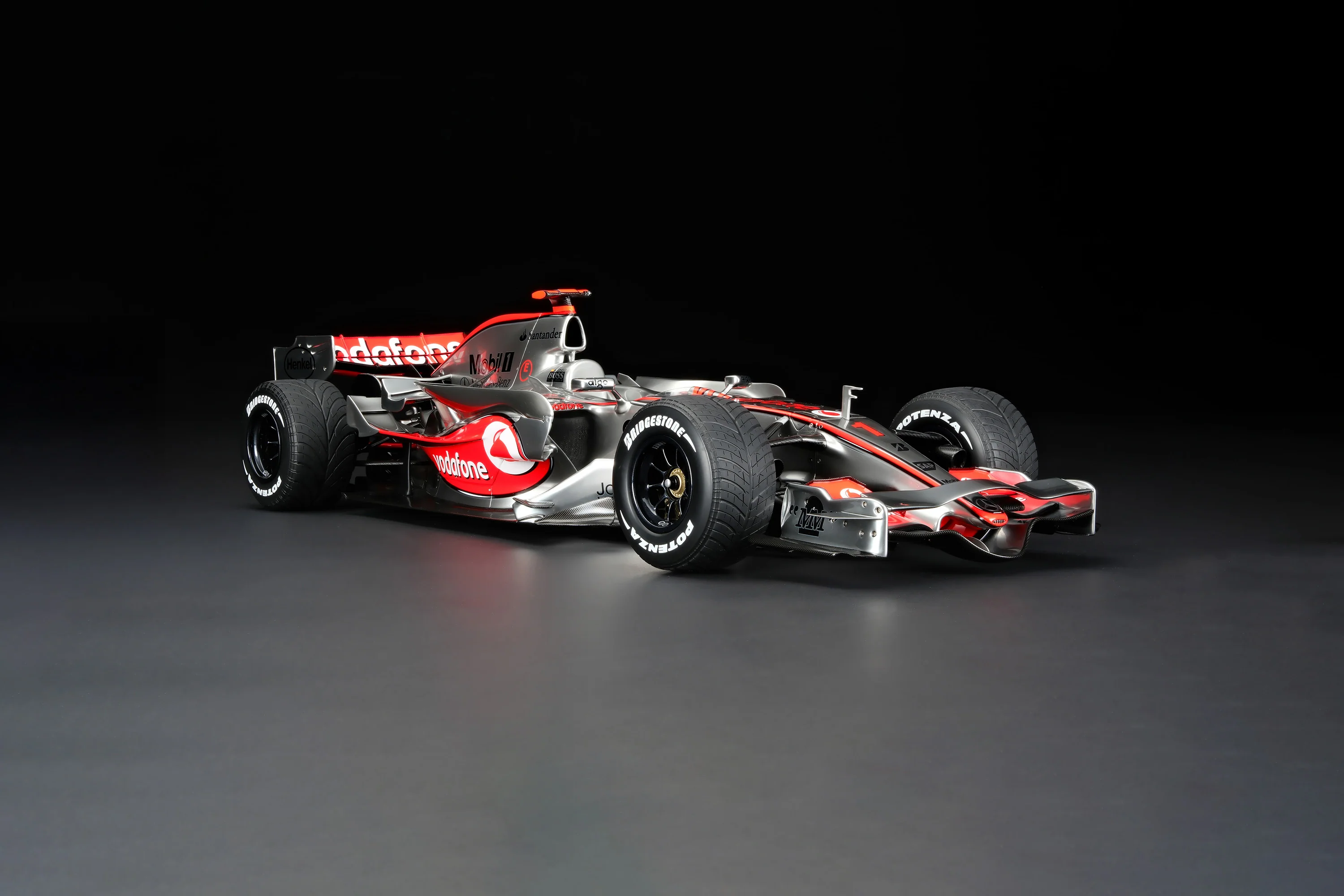 McLaren MP4-22 - 2007 European Grand Prix - Alonso - Image 2