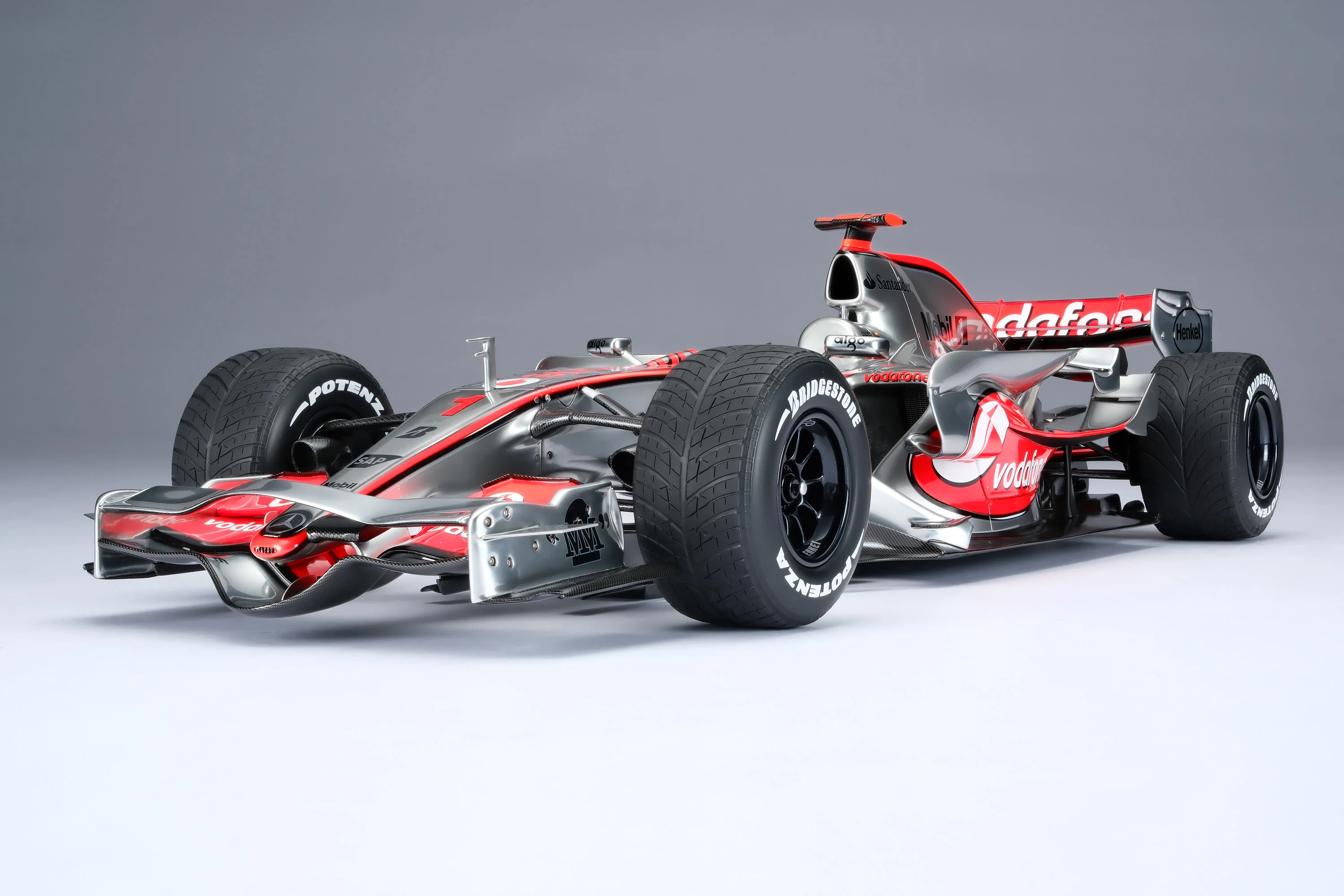 McLaren MP4-22 - 2007 European Grand Prix - Alonso - Image 5