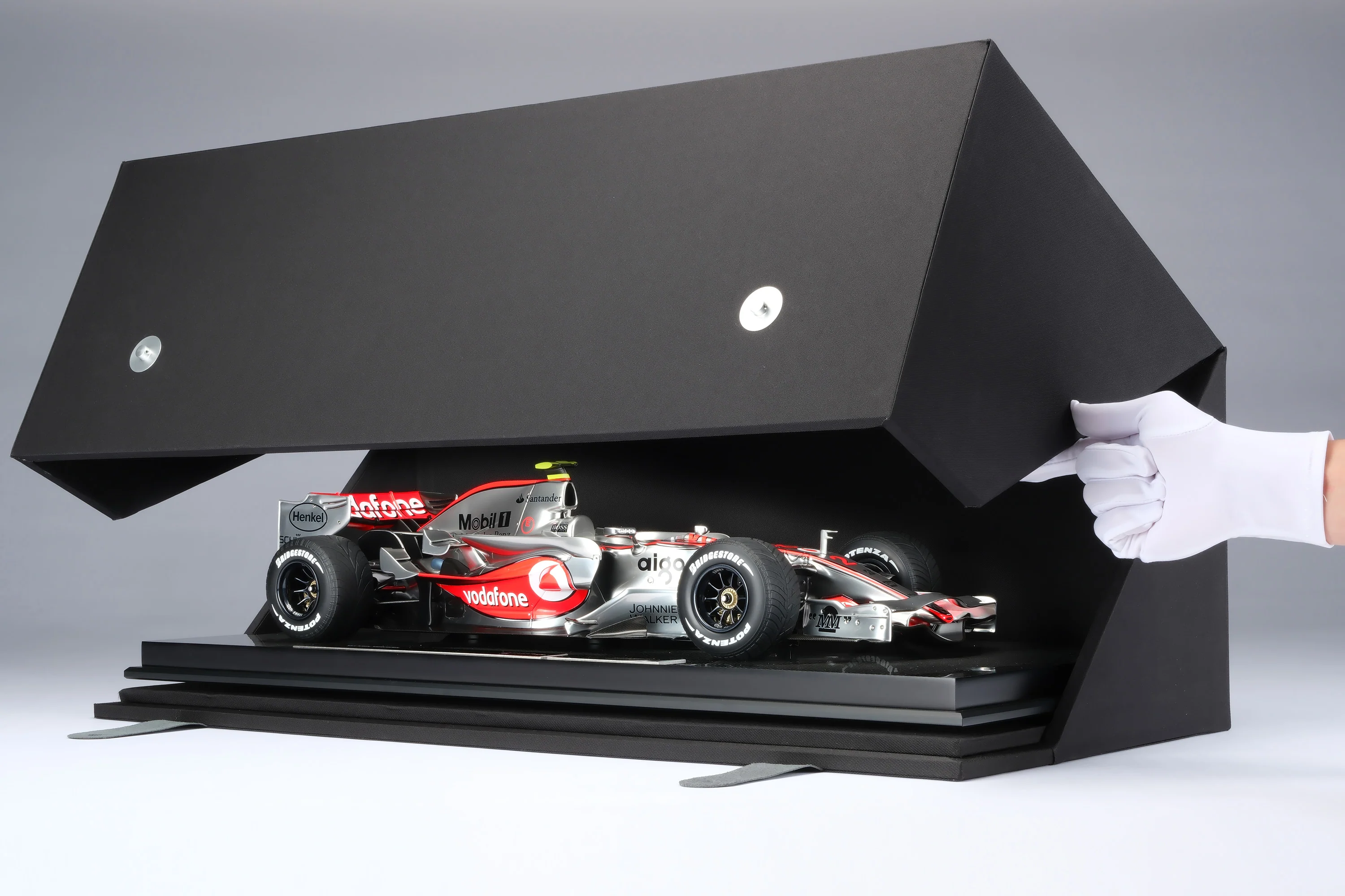 McLaren MP4-22 - 2007 European Grand Prix - Hamilton - Image 14