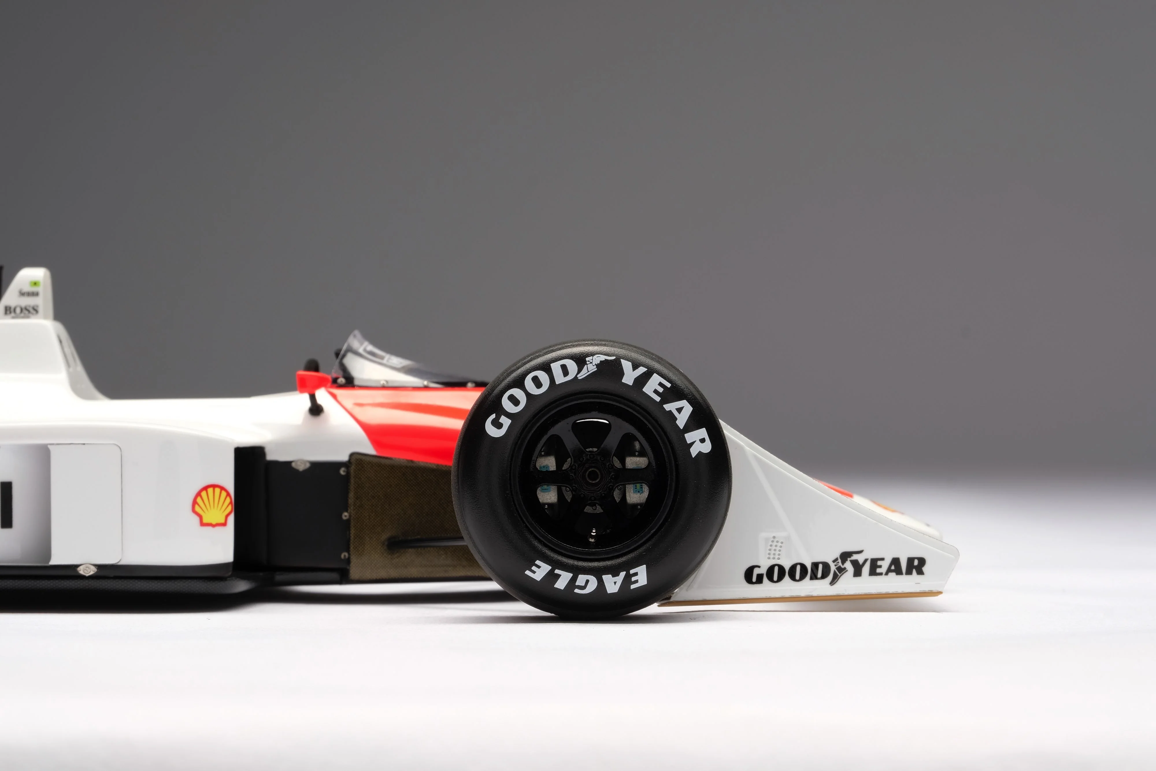 McLaren MP4/4 - Image 12
