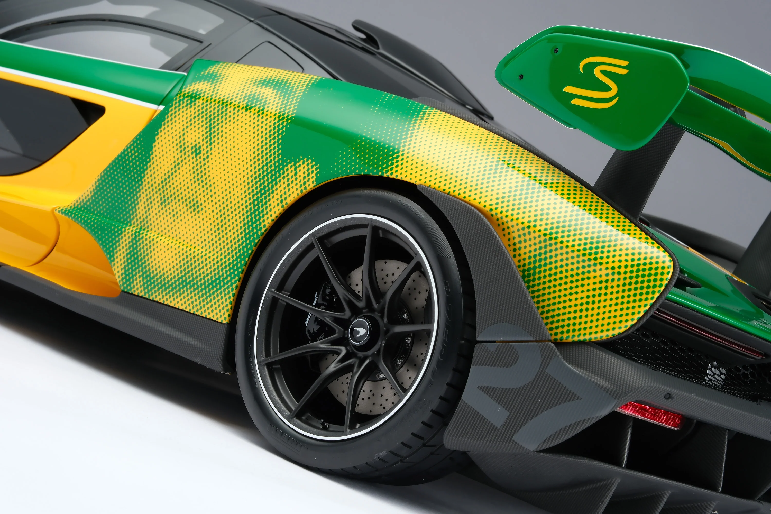 McLaren Senna in Senna Sempre Livery (2024) - Image 12