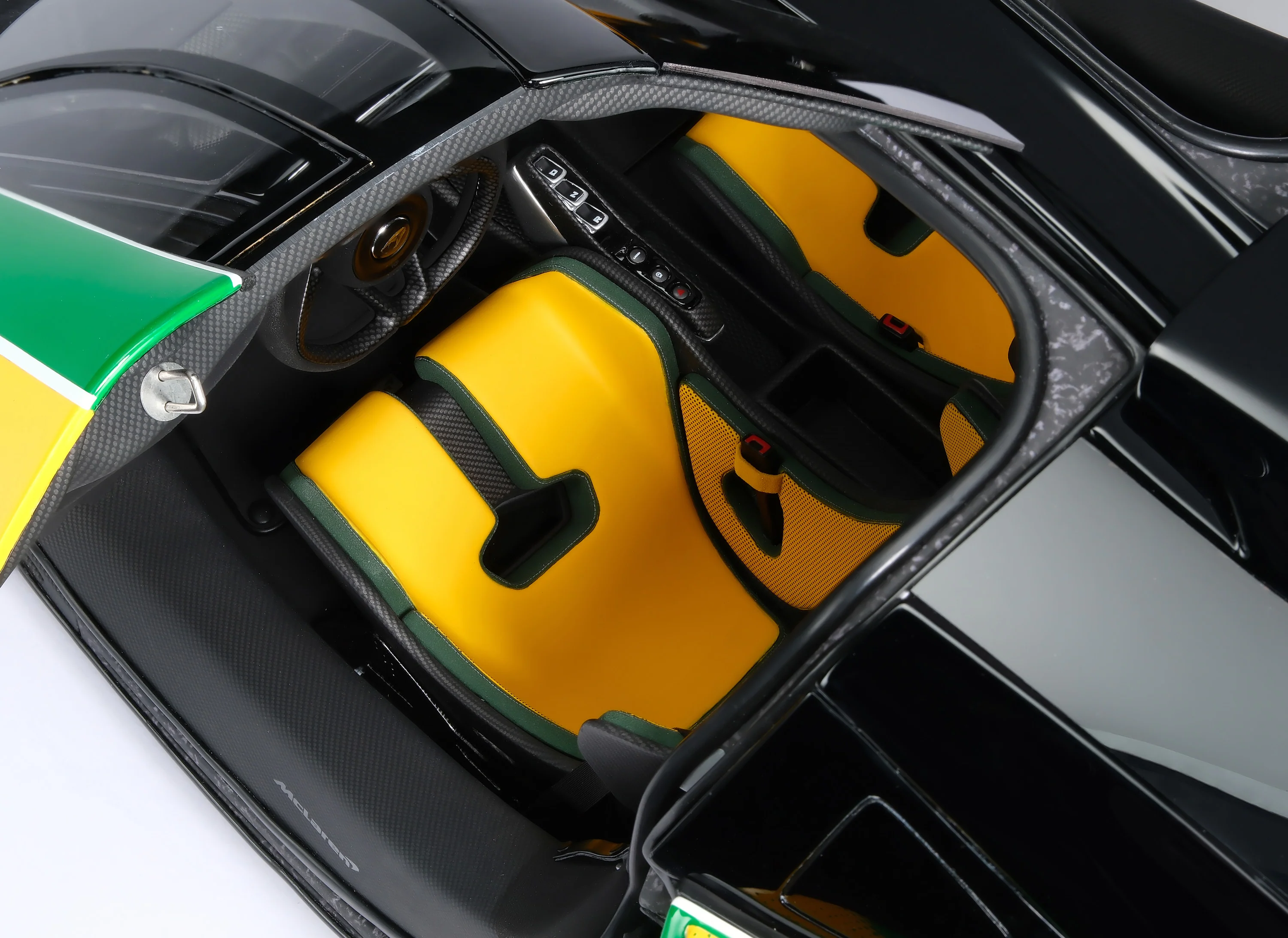 McLaren Senna in Senna Sempre Livery (2024) - Image 16