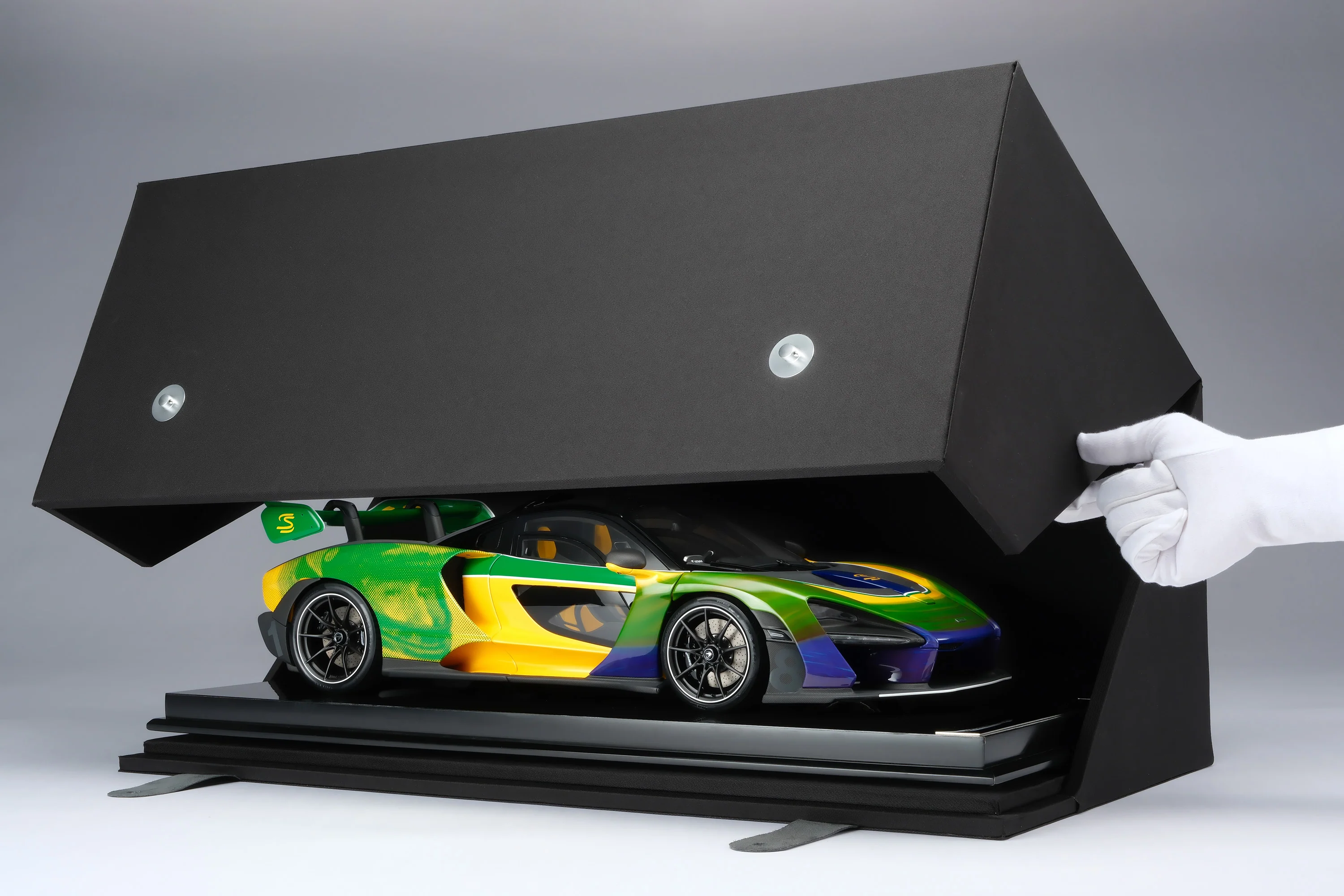 McLaren Senna in Senna Sempre Livery (2024) - Image 24