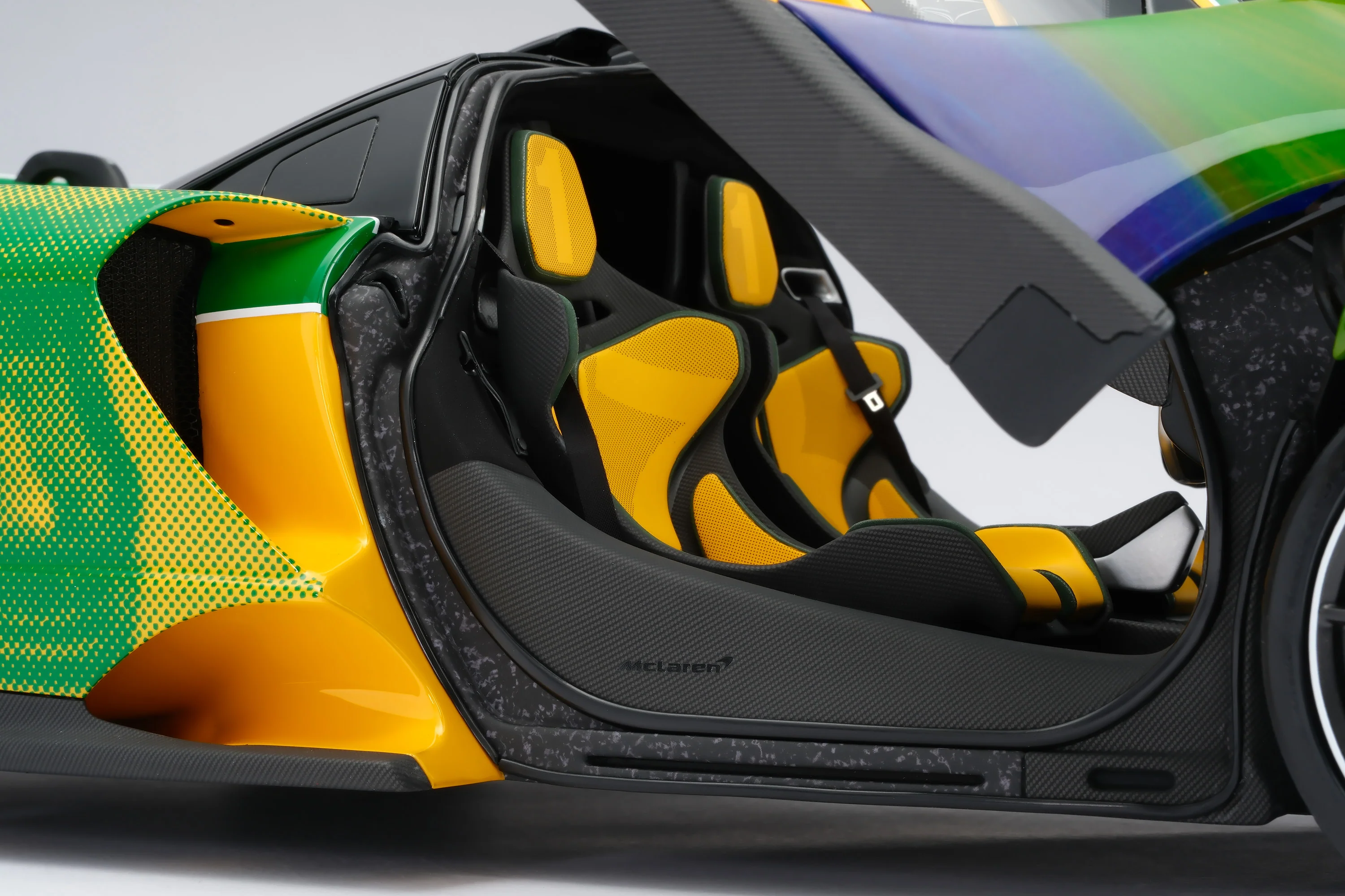 McLaren Senna in Senna Sempre Livery (2024) - Image 9