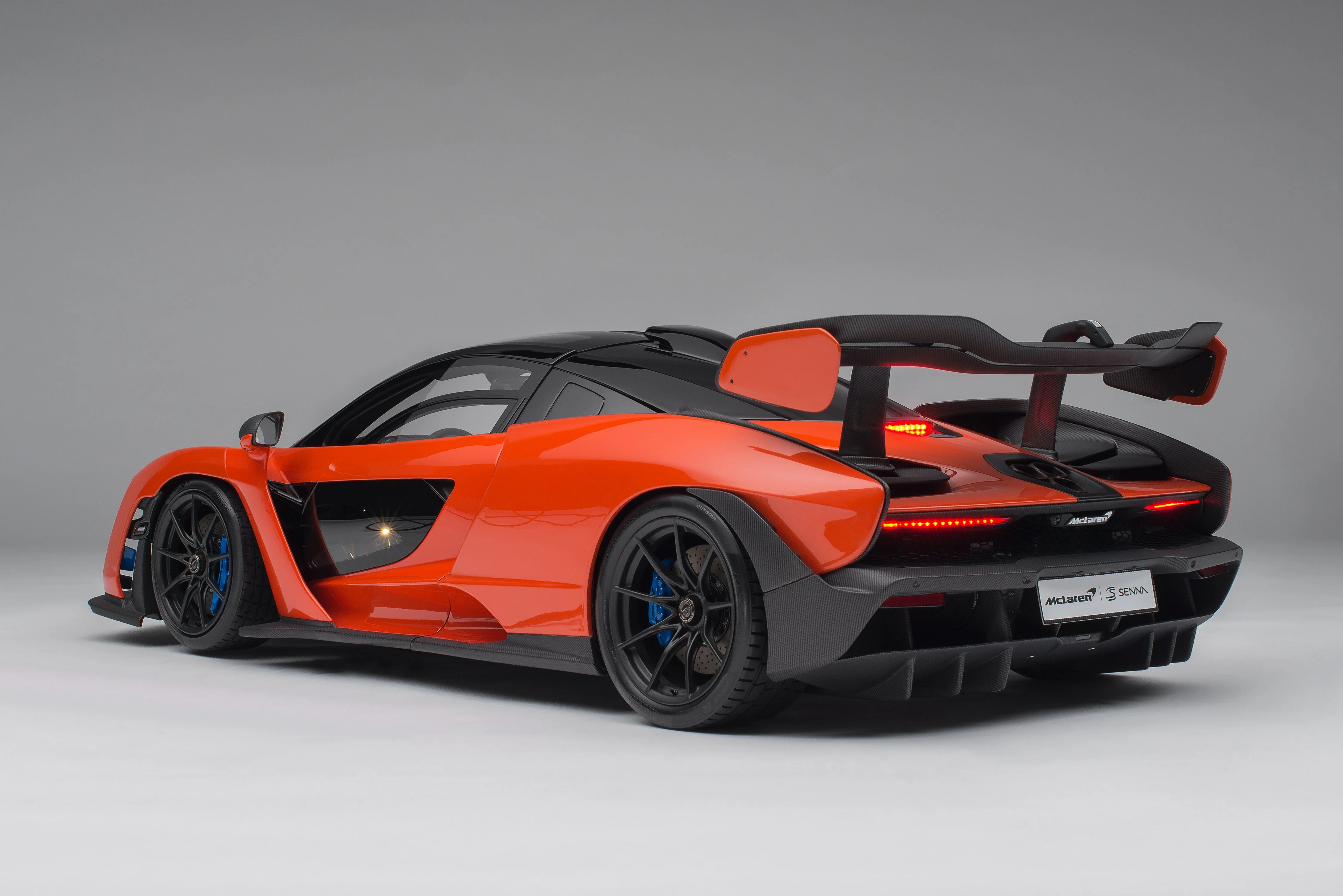 McLaren Senna (2018) with Lighting and Electric Doors - Image 11