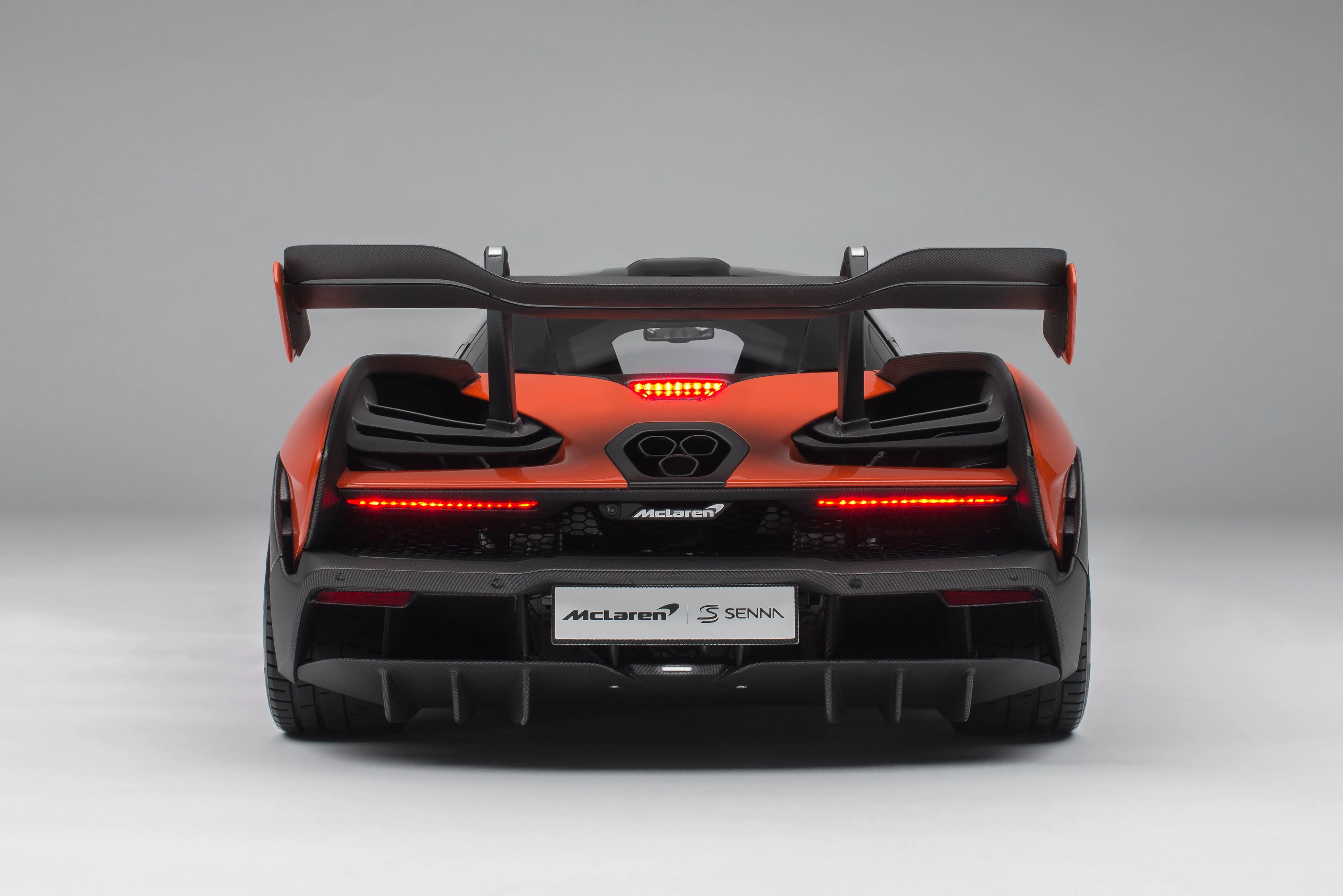 McLaren Senna (2018) with Lighting and Electric Doors - Image 12
