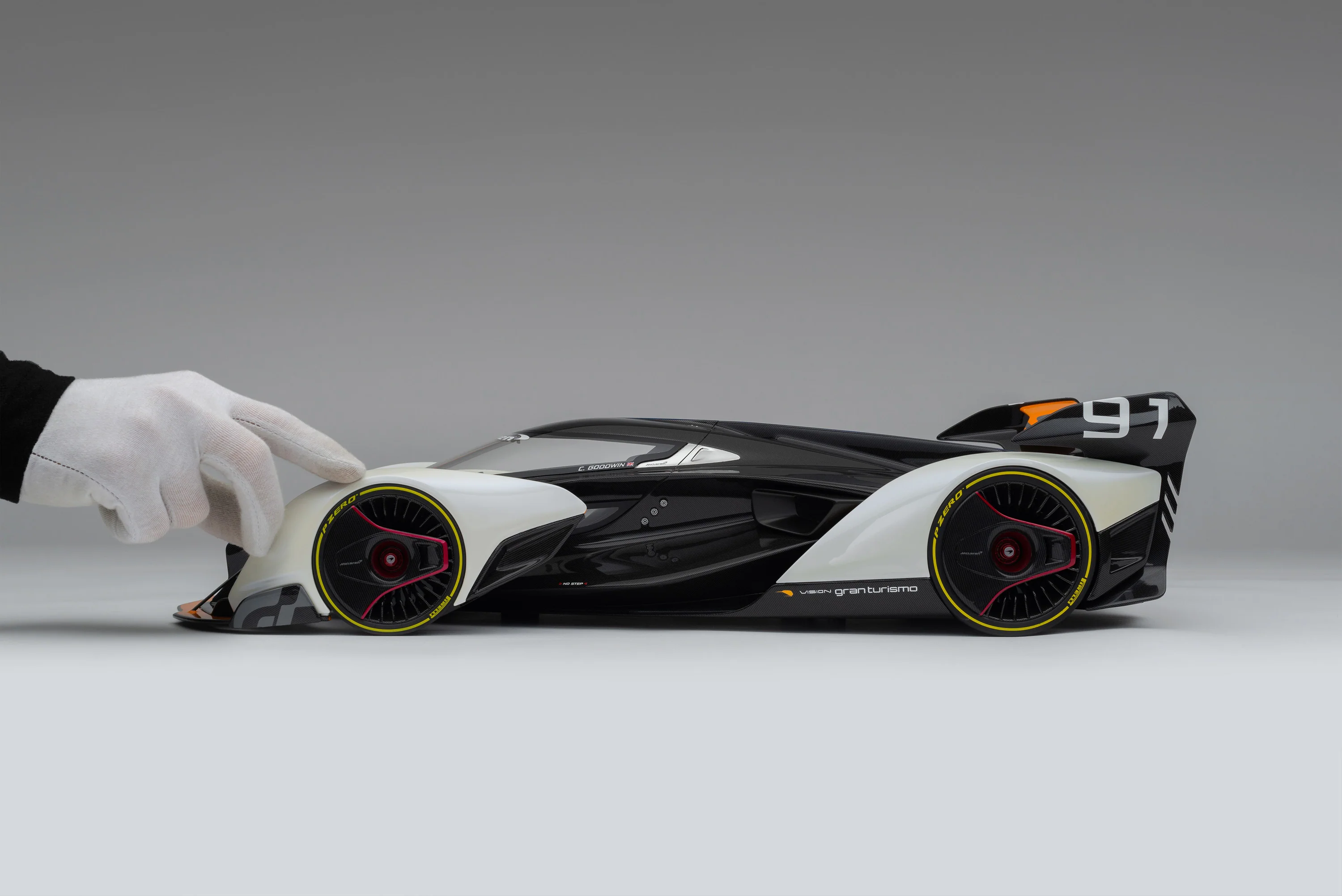 McLaren Ultimate Vision Gran Turismo (2017) - Signed Edition - Image 10