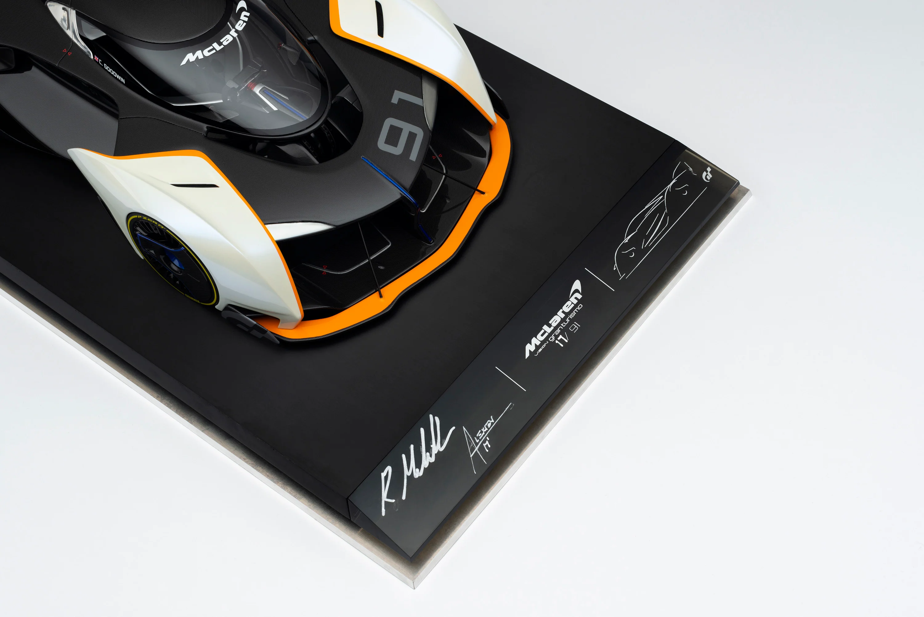 McLaren Ultimate Vision Gran Turismo (2017) - Signed Edition - Image 12