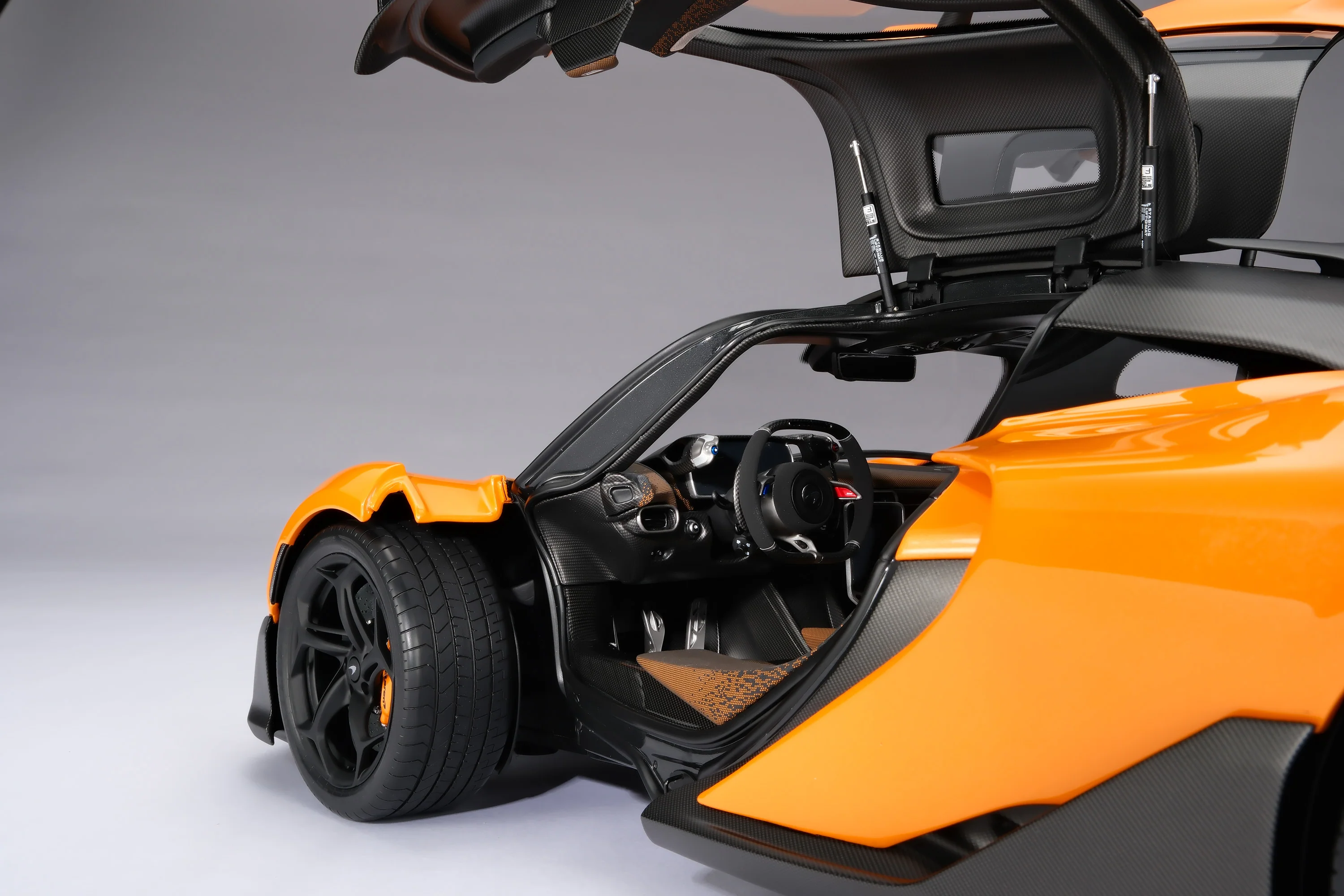 McLaren W1 - Image 13