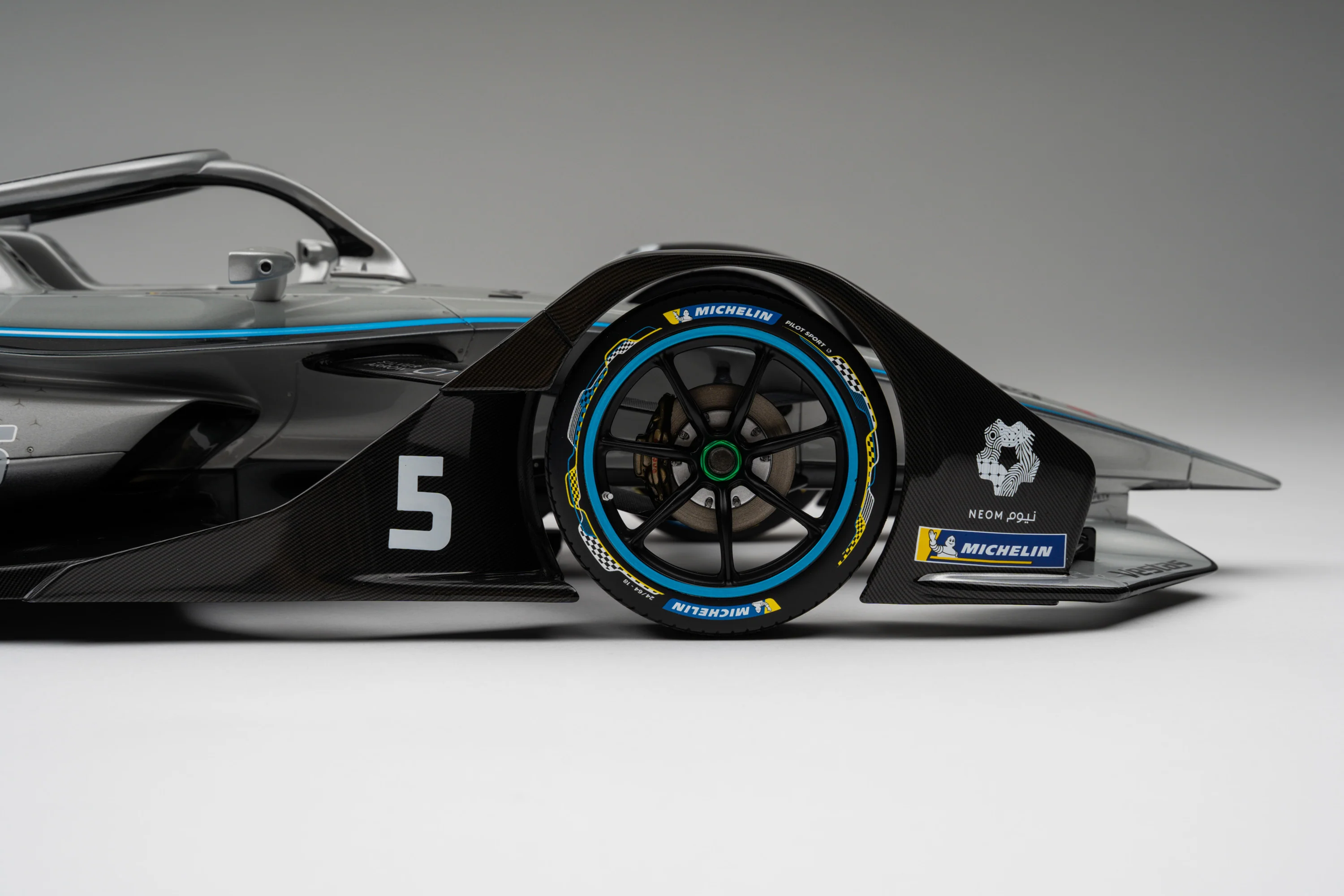 Mercedes-Benz EQ Silver Arrow 01 (2019) - Gen2 Season 6 - Image 12
