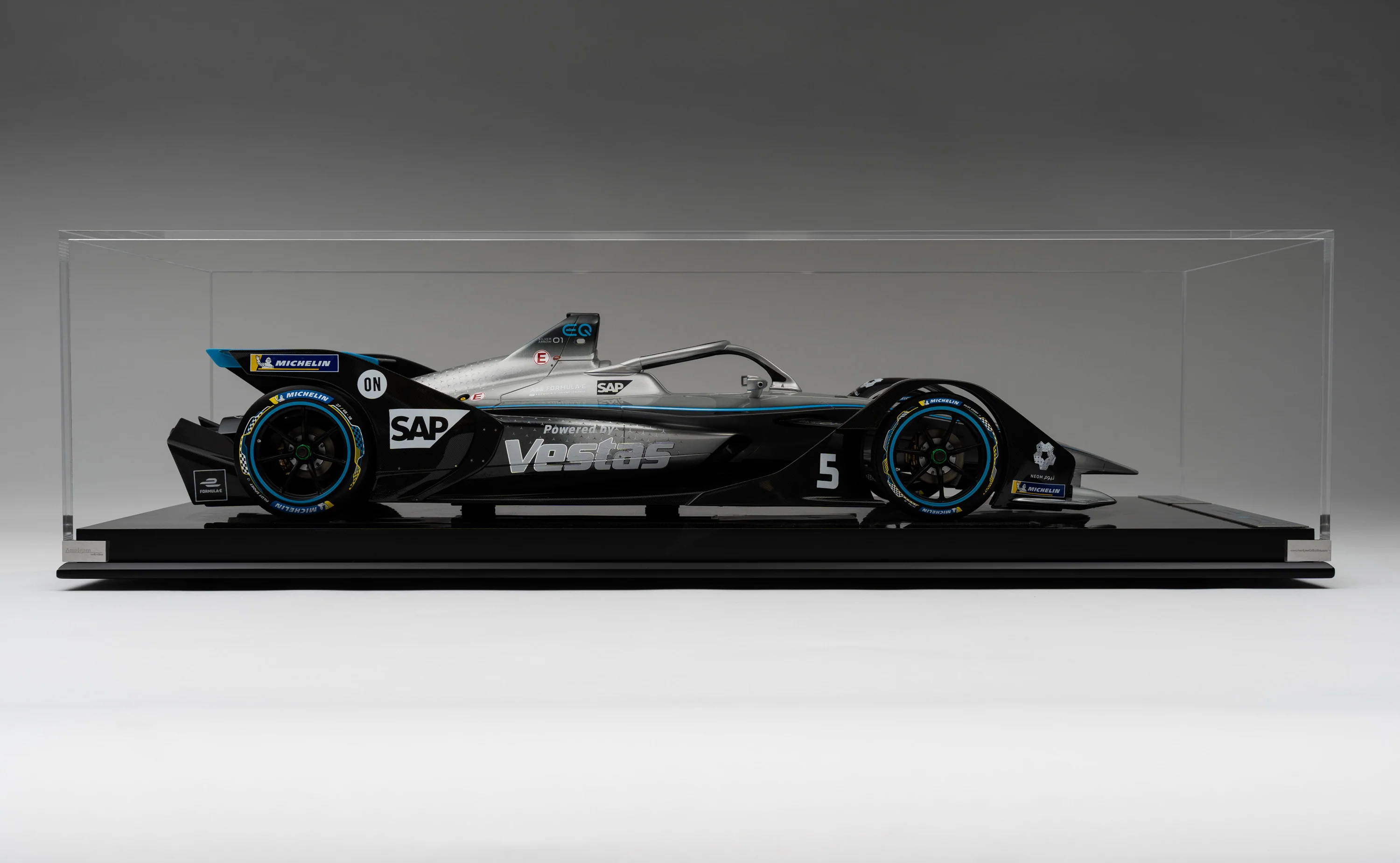 Mercedes-Benz EQ Silver Arrow 01 (2019) - Gen2 Season 6 - Image 14