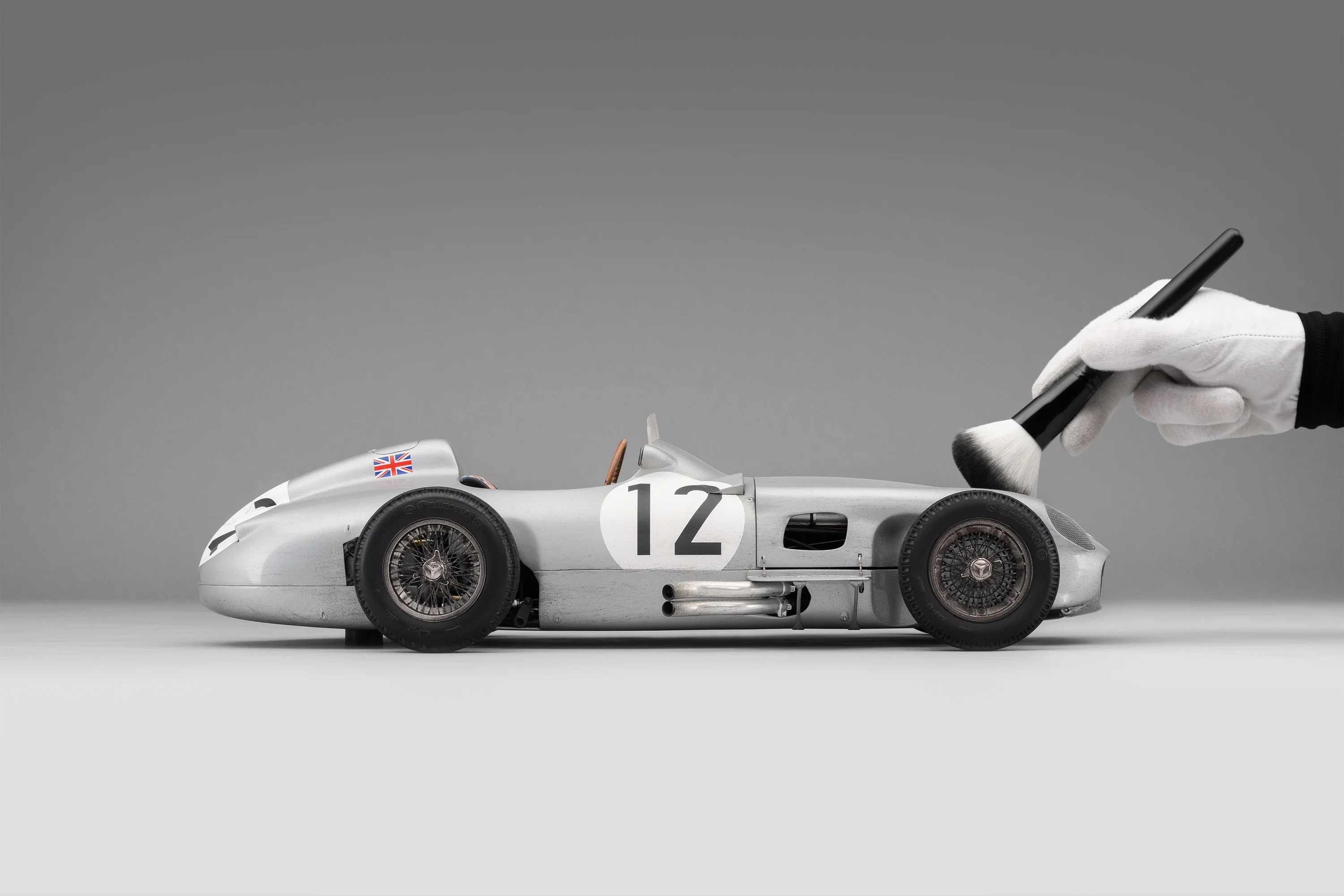 Mercedes-Benz W196 Monoposto - 1955 British Grand Prix Winner - Moss - Race Weathered - Image 3