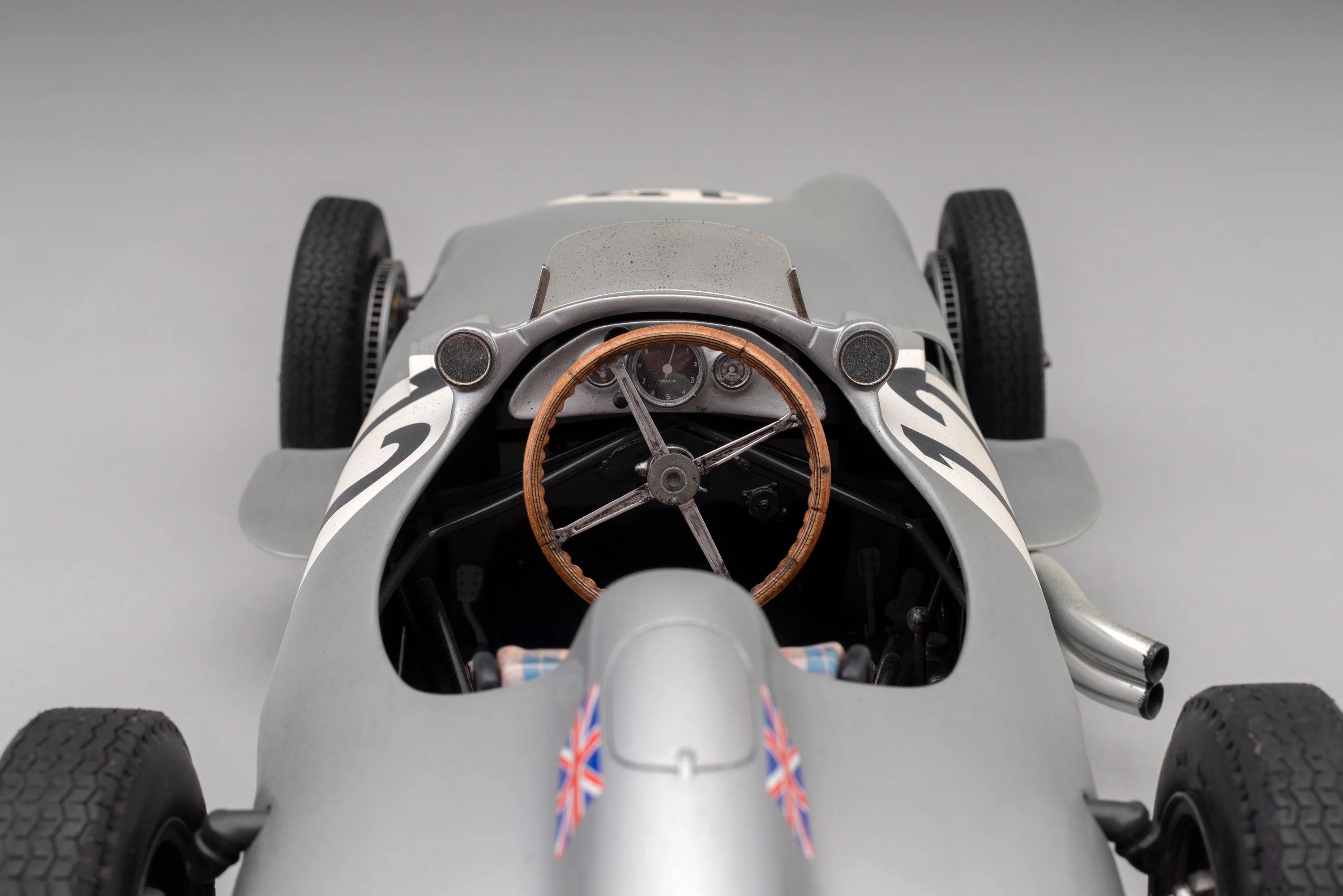 Mercedes-Benz W196 Monoposto - 1955 British Grand Prix Winner - Moss - Race Weathered - Image 5