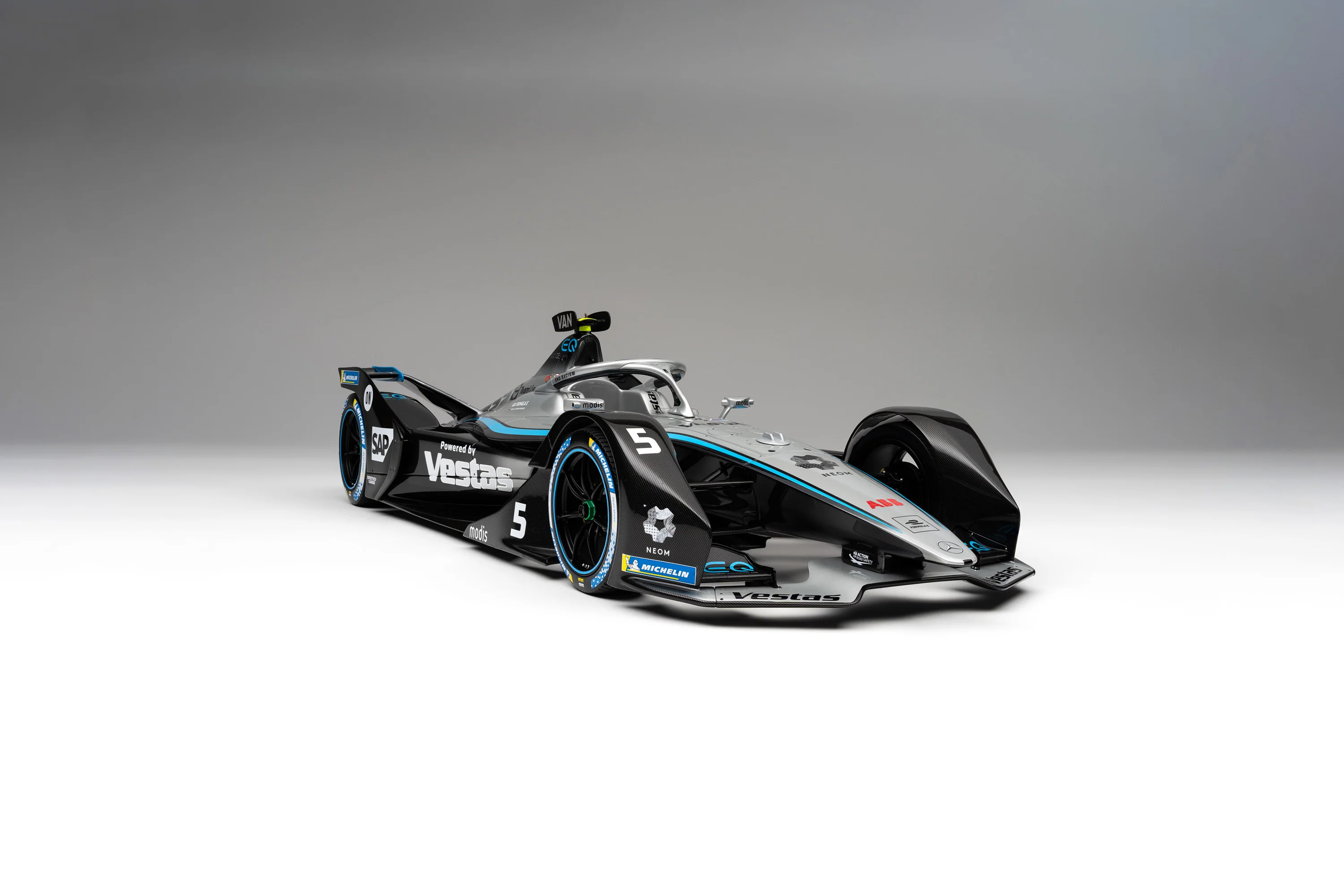 Mercedes-EQ Silver Arrow 02 (2020-21) - Gen2 Season 7 - Image 14