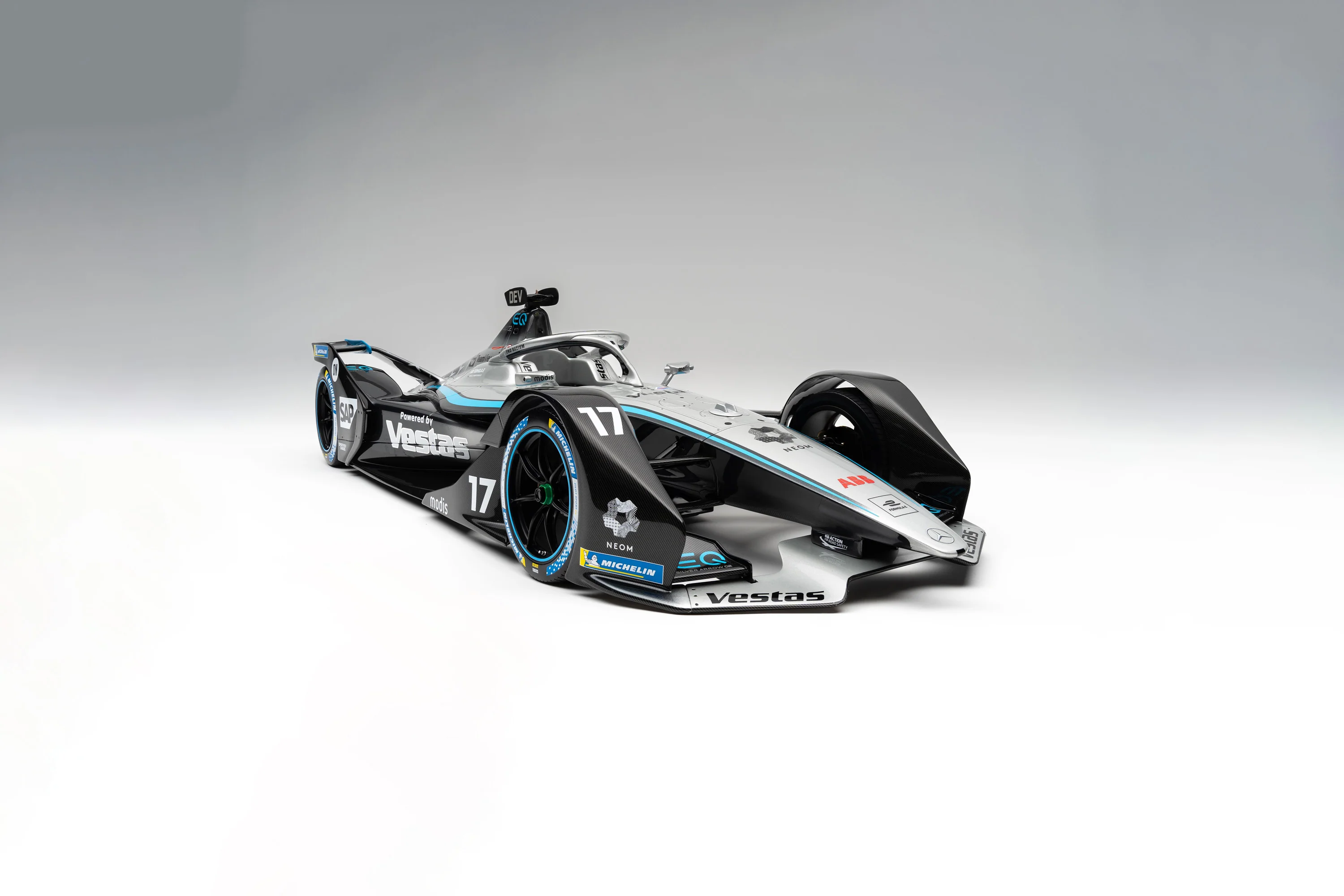 Mercedes-EQ Silver Arrow 02 (2020-21) - Gen2 Season 7 - Image 2