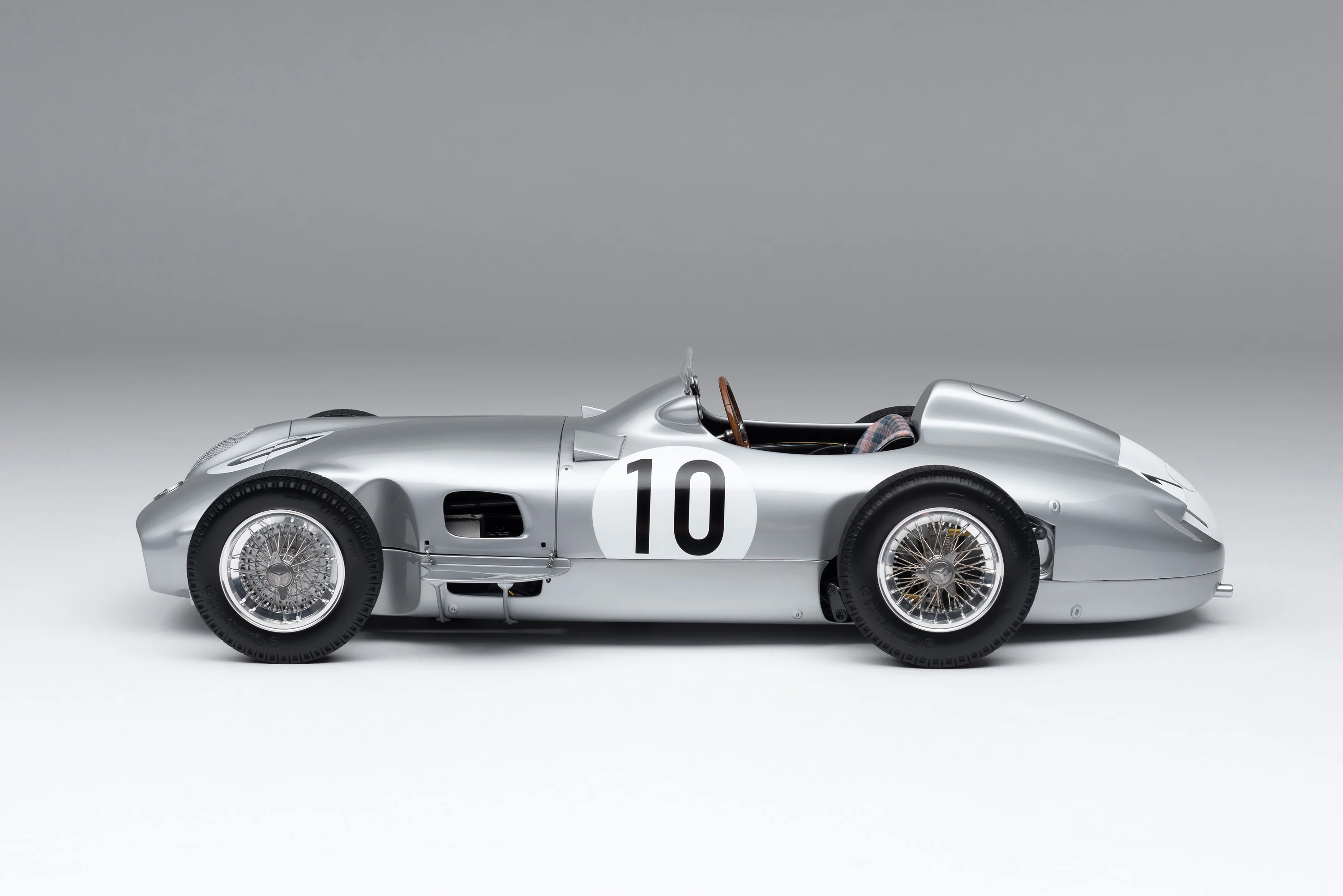 Mercedes-Benz W196 Monoposto - 1955 British Grand Prix - Fangio - Race Weathered - Image 11