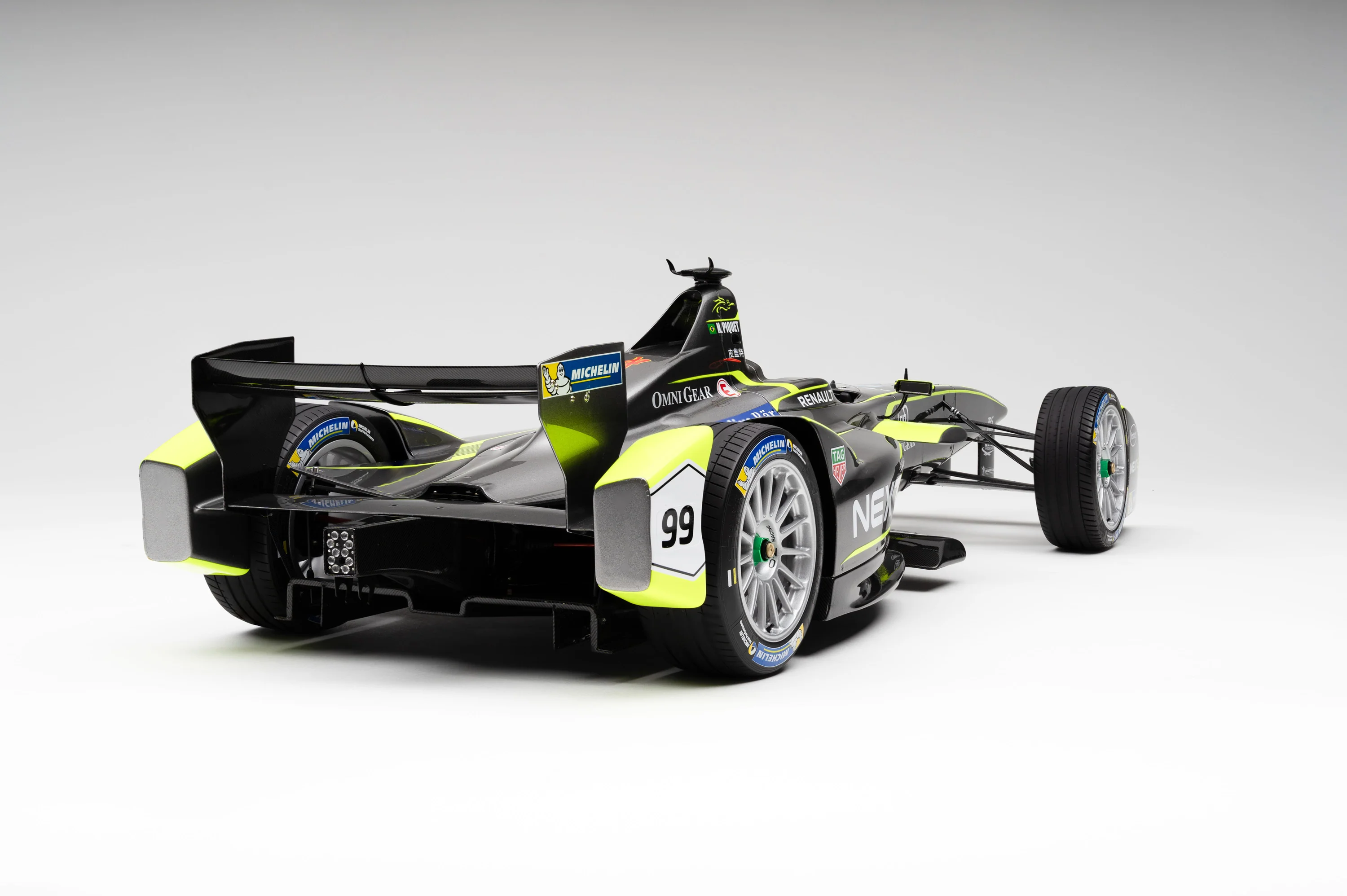 NEXTEV TCR Liveried Spark-Renault SRT_01E - 2016 London ePrix Race 2 - Piquet Jr. - Image 10
