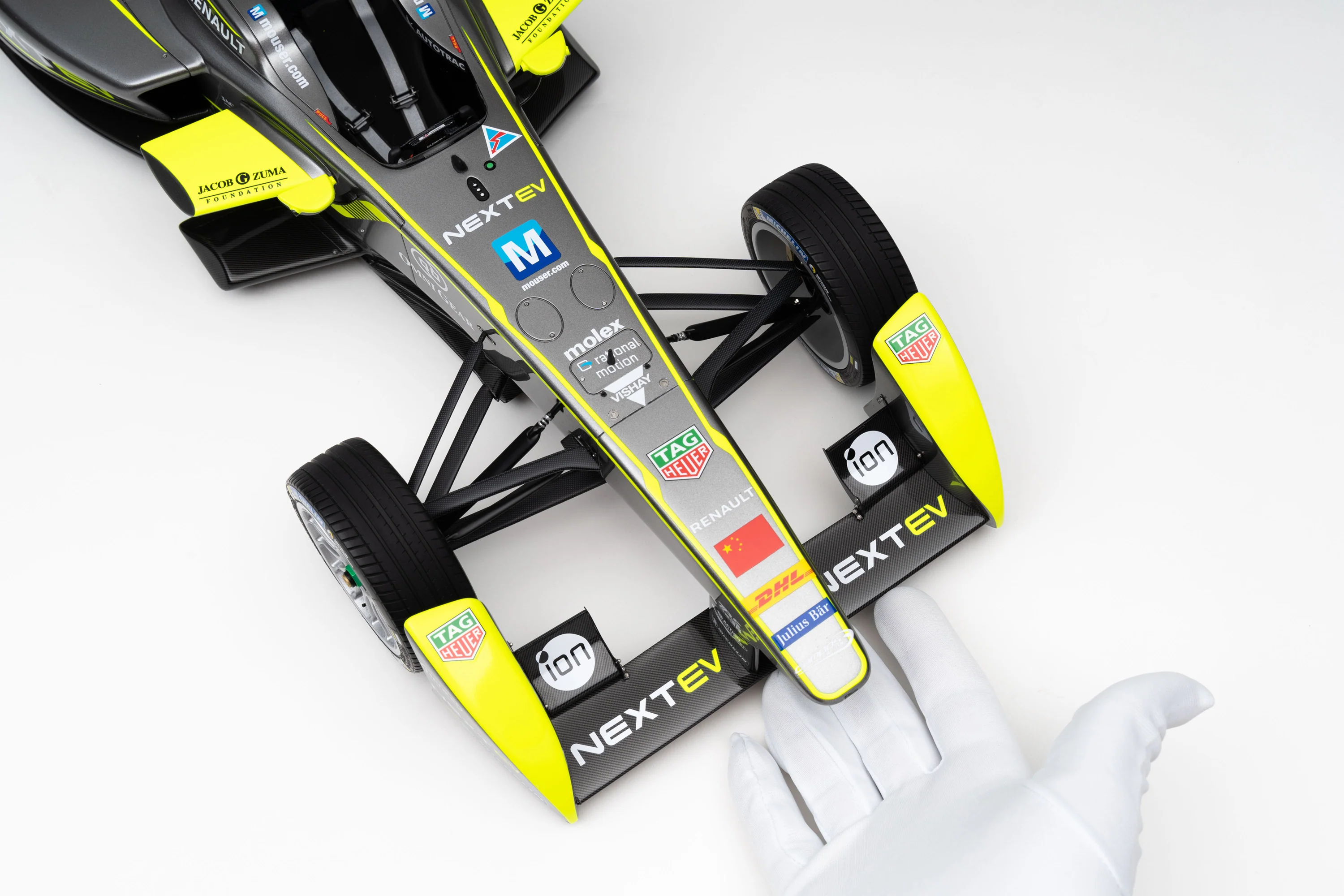 NEXTEV TCR Liveried Spark-Renault SRT_01E - 2016 London ePrix Race 2 - Piquet Jr. - Image 3