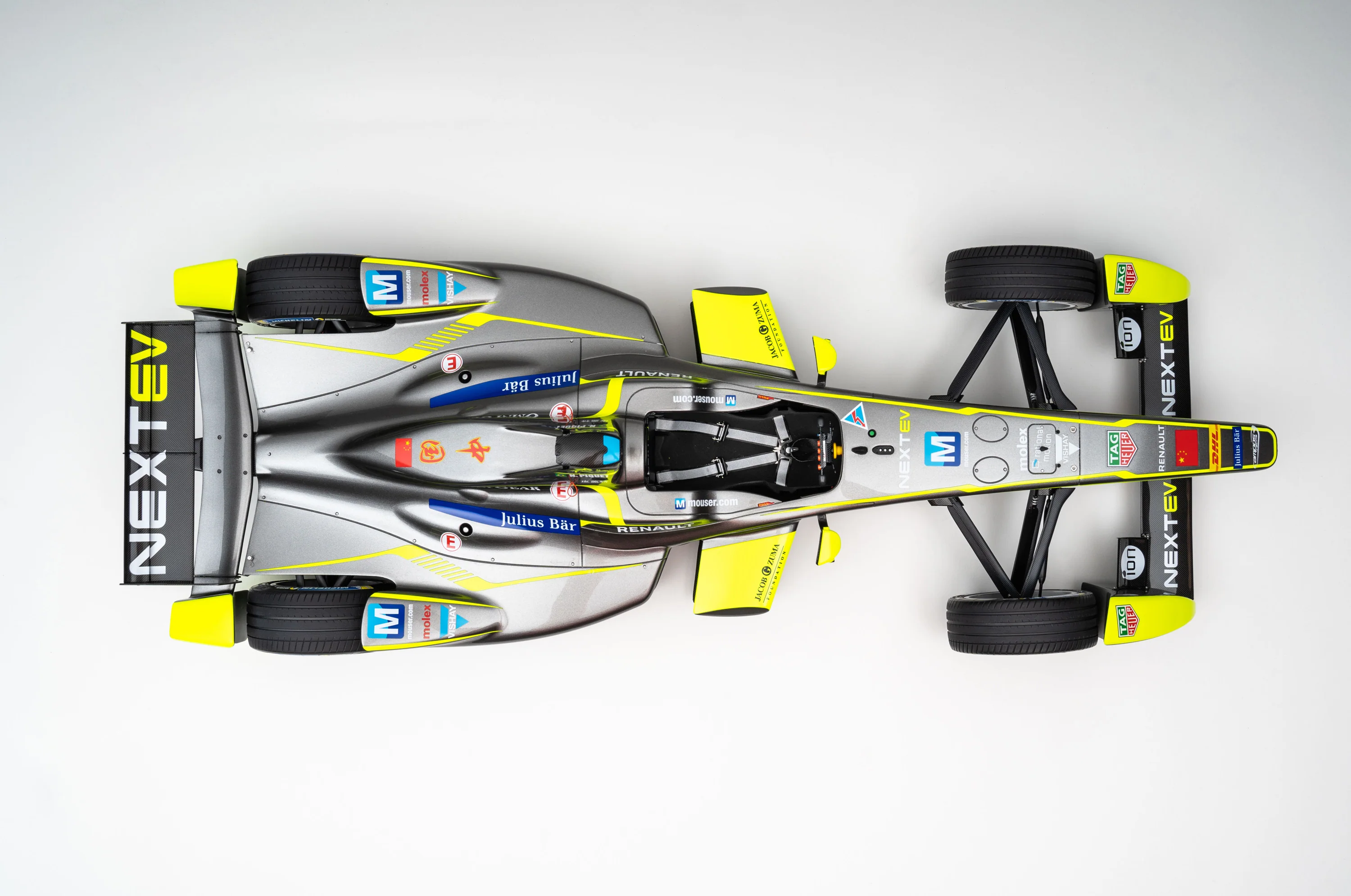 NEXTEV TCR Liveried Spark-Renault SRT_01E - 2016 London ePrix Race 2 - Piquet Jr. - Image 8
