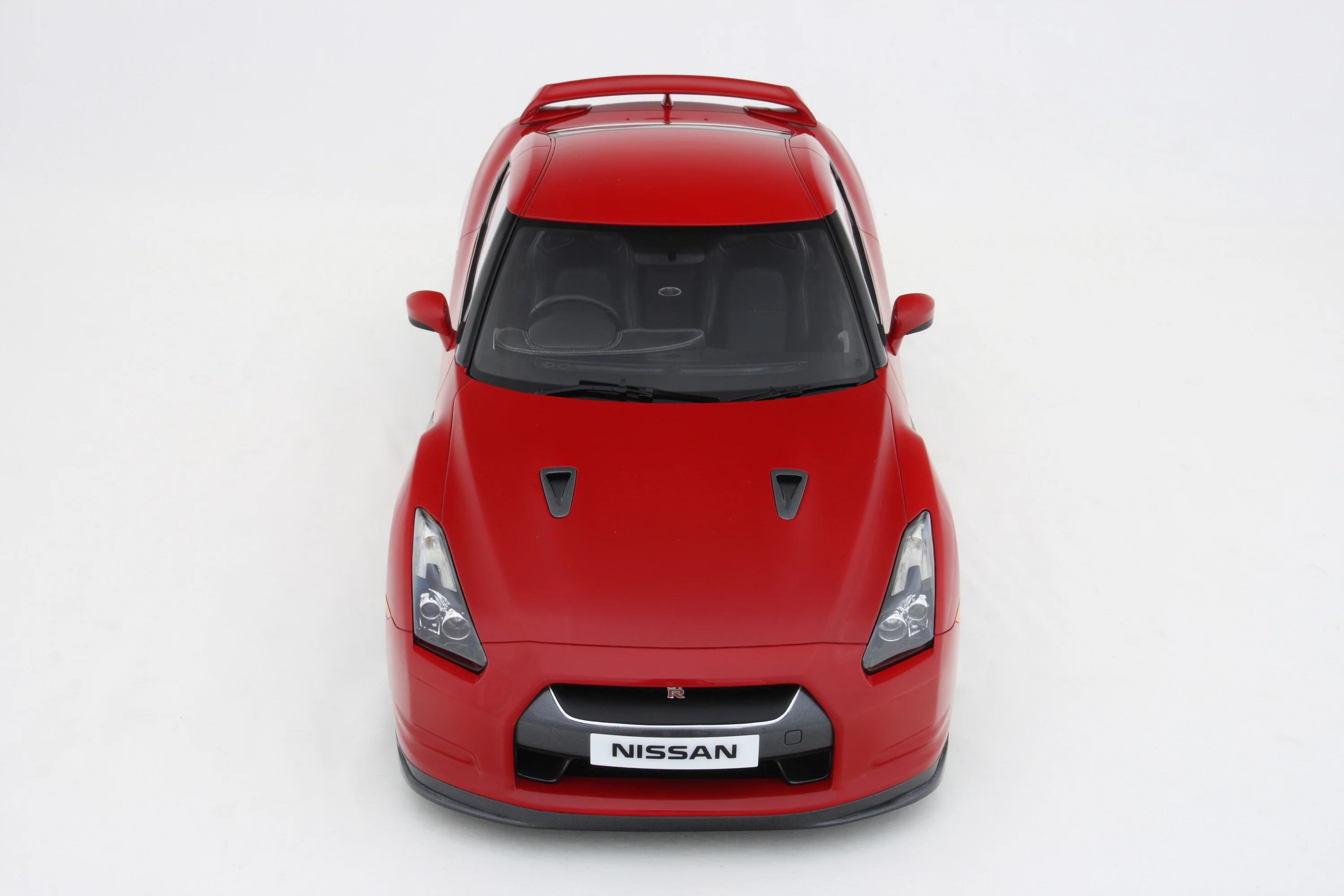 Nissan GT-R (2007) - Image 8