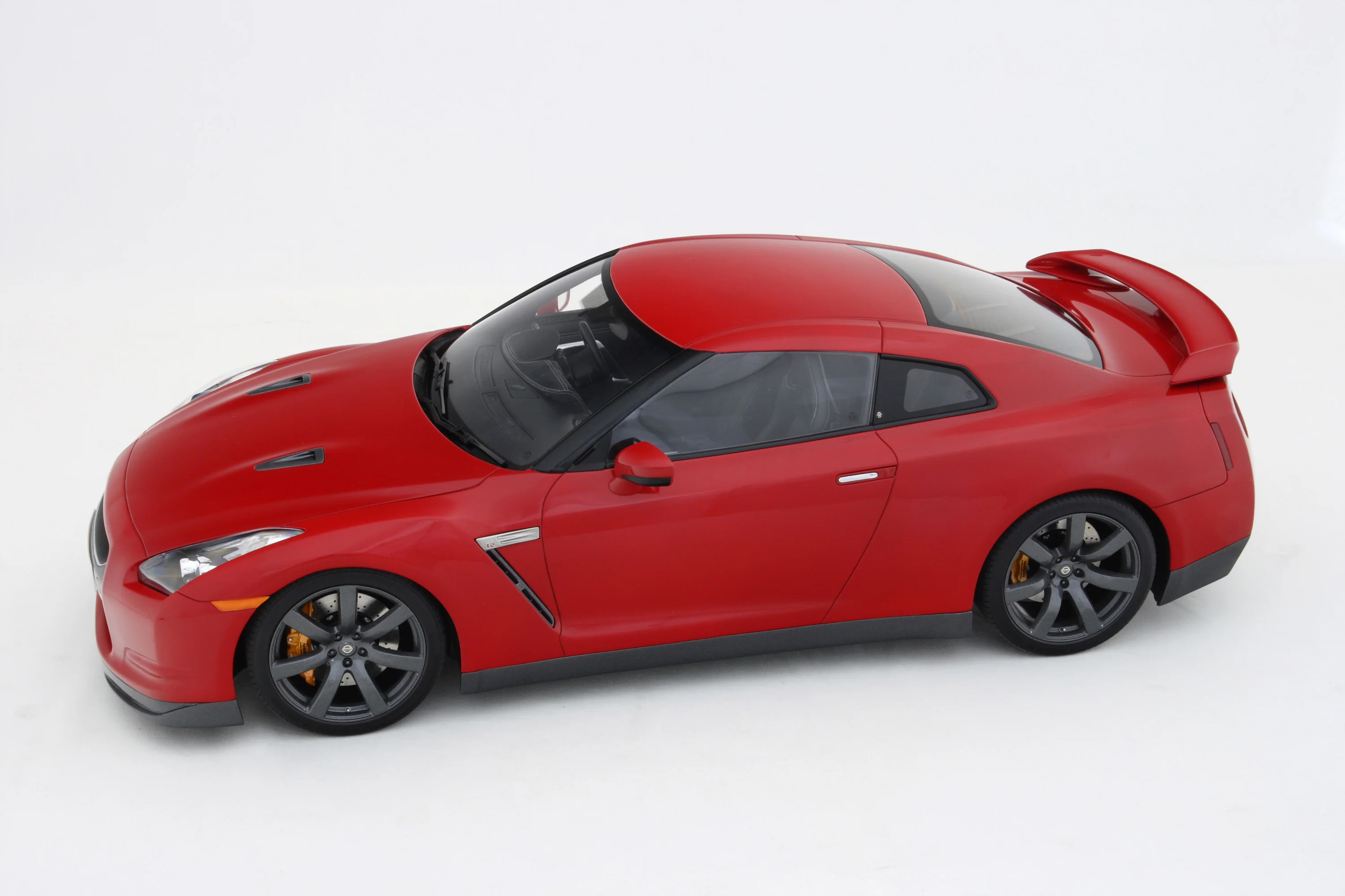 Nissan GT-R (2007) - Image 9