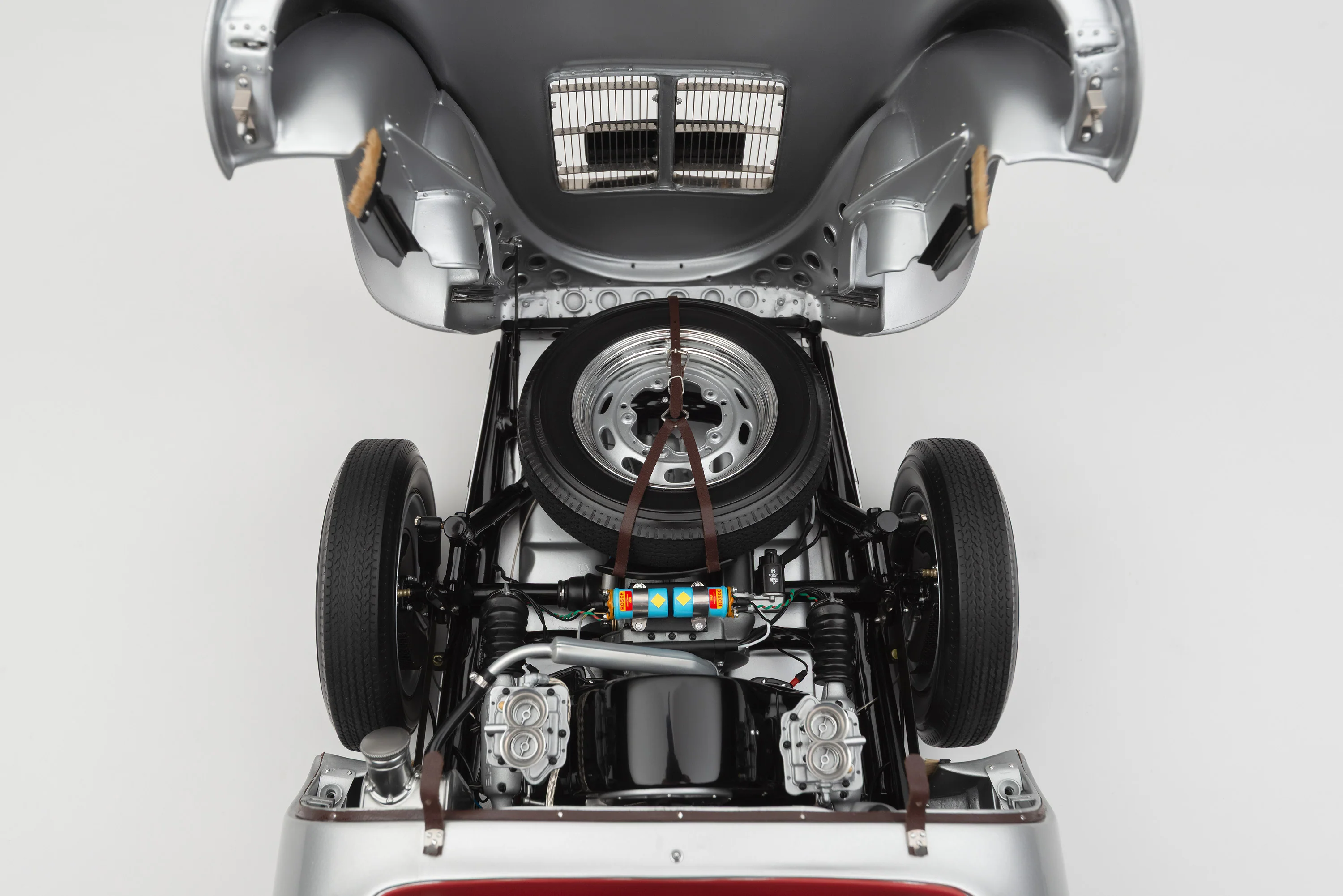 Porsche 550 RS Spyder 'Little Bastard' (1955) James Dean Figure Edition - Image 11