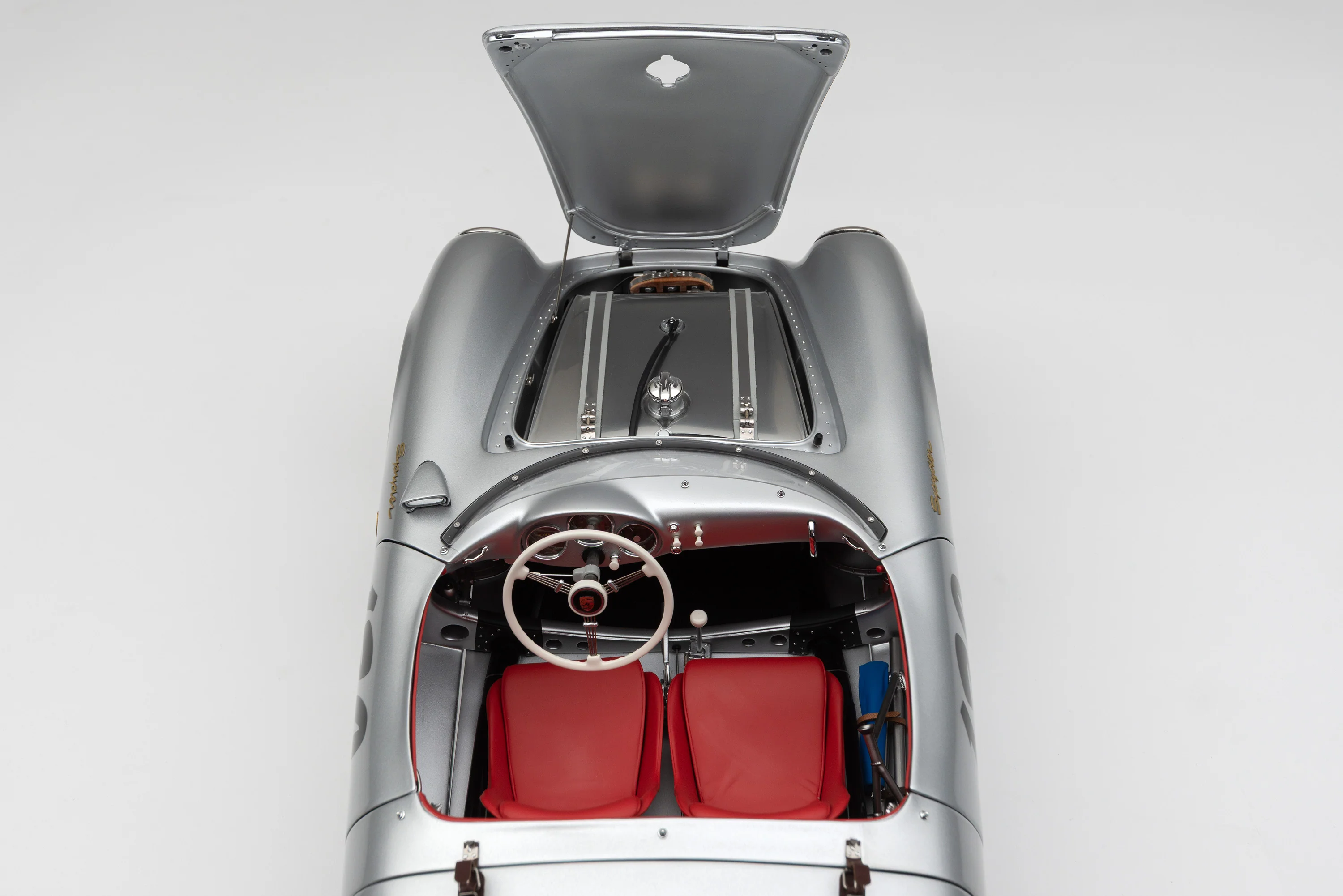 Porsche 550 RS Spyder 'Little Bastard' (1955) James Dean Figure Edition - Image 12