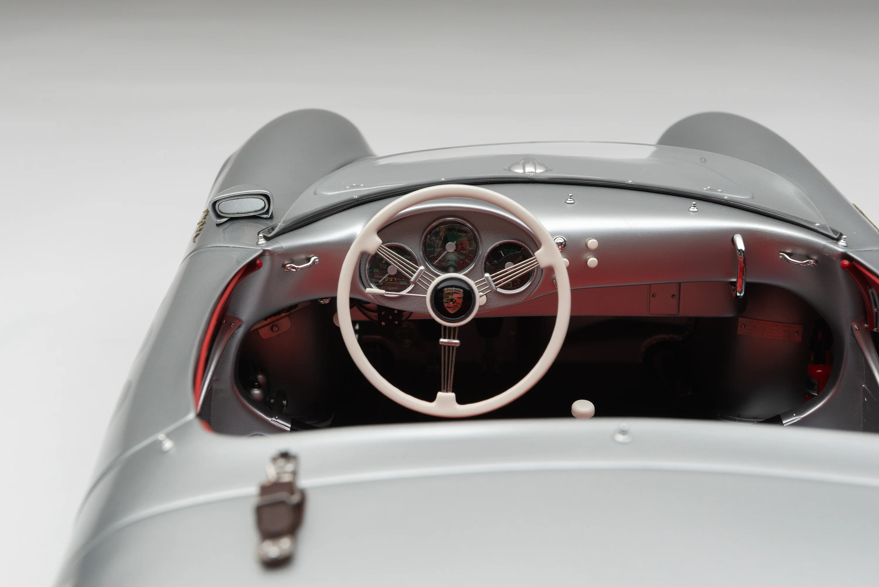 Porsche 550 RS Spyder 'Little Bastard' (1955) James Dean Figure Edition - Image 14