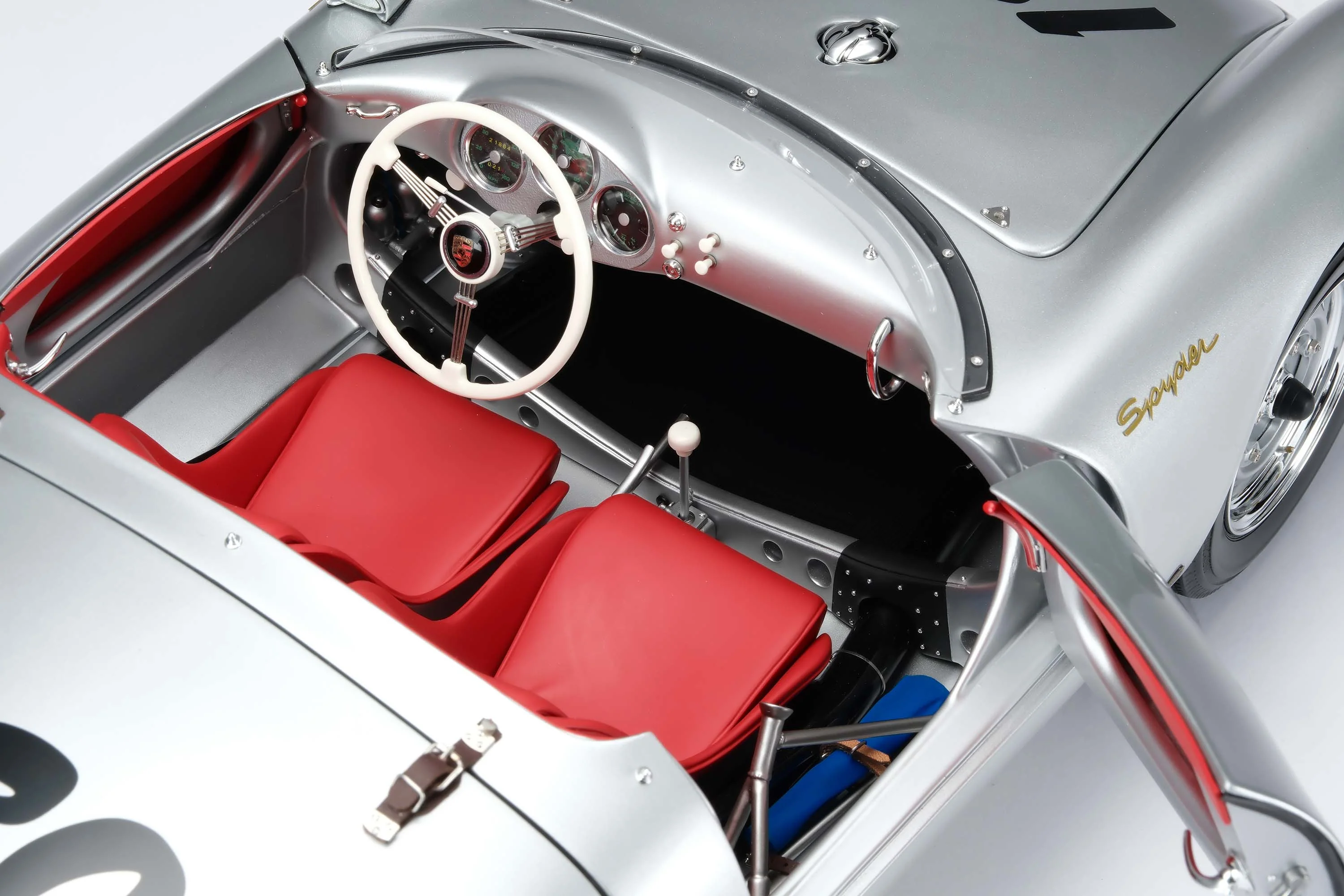 Porsche 550 RS Spyder 'Little Bastard' (1955) James Dean Figure Edition - Image 19